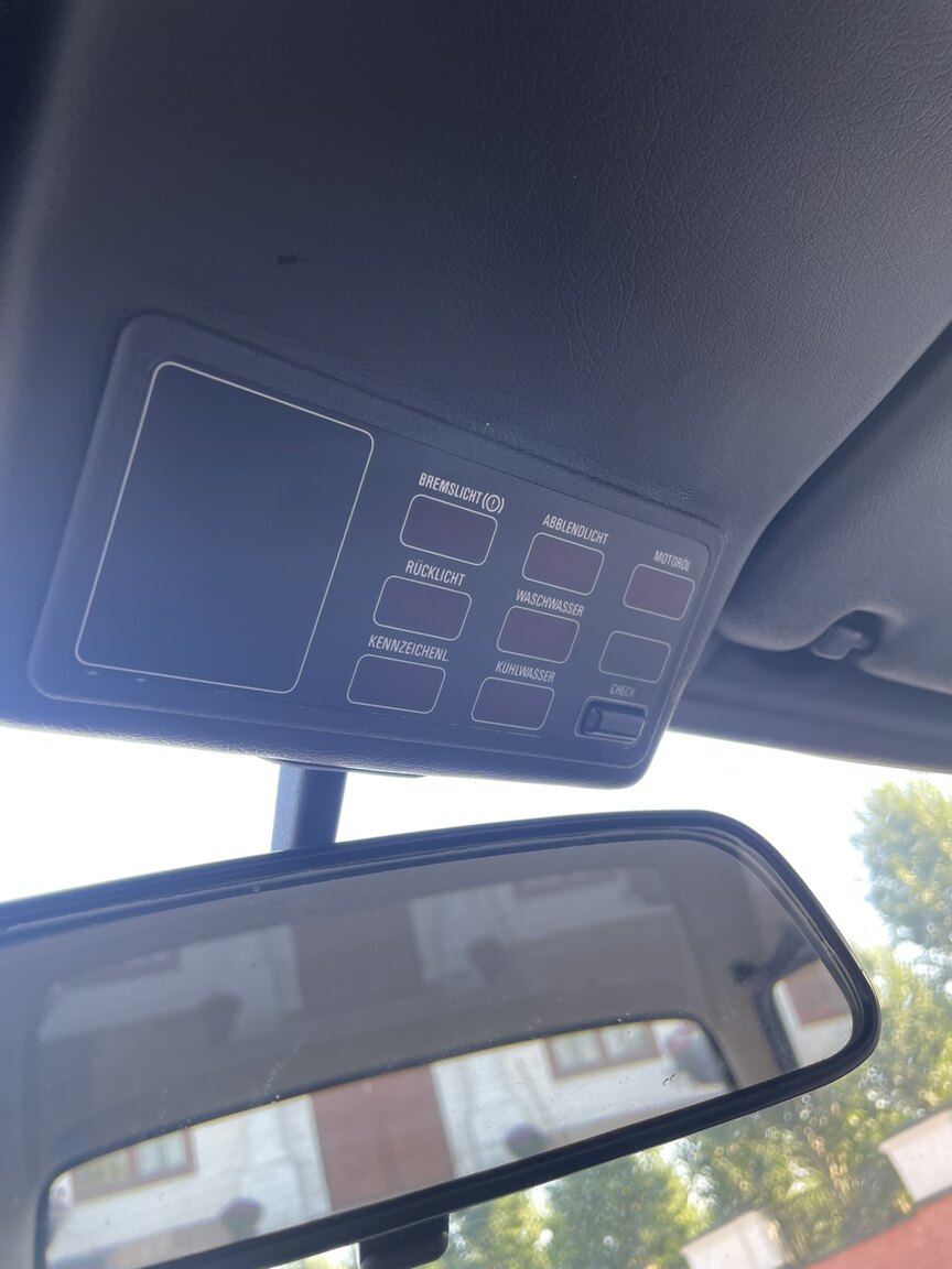 Interior image of 1987 BMW 320i
