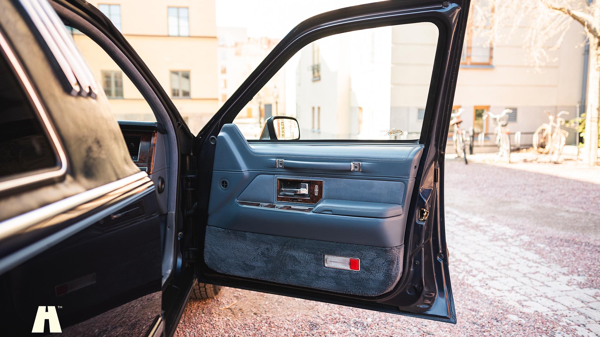 Innenraumfoto von 1992 Lincoln Town Car Limousine 