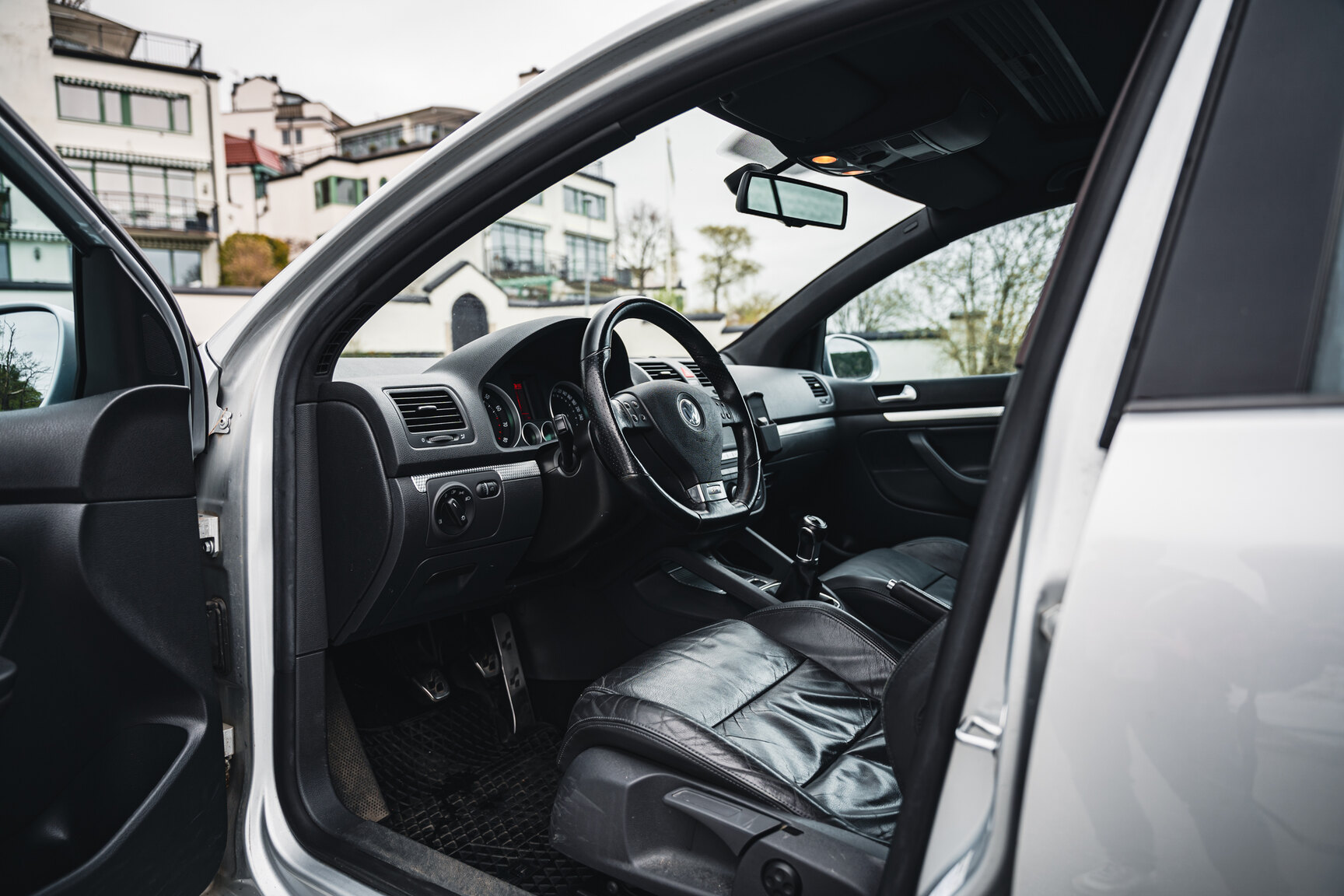 Interiörbild 2007 Volkswagen Golf R32 (1)