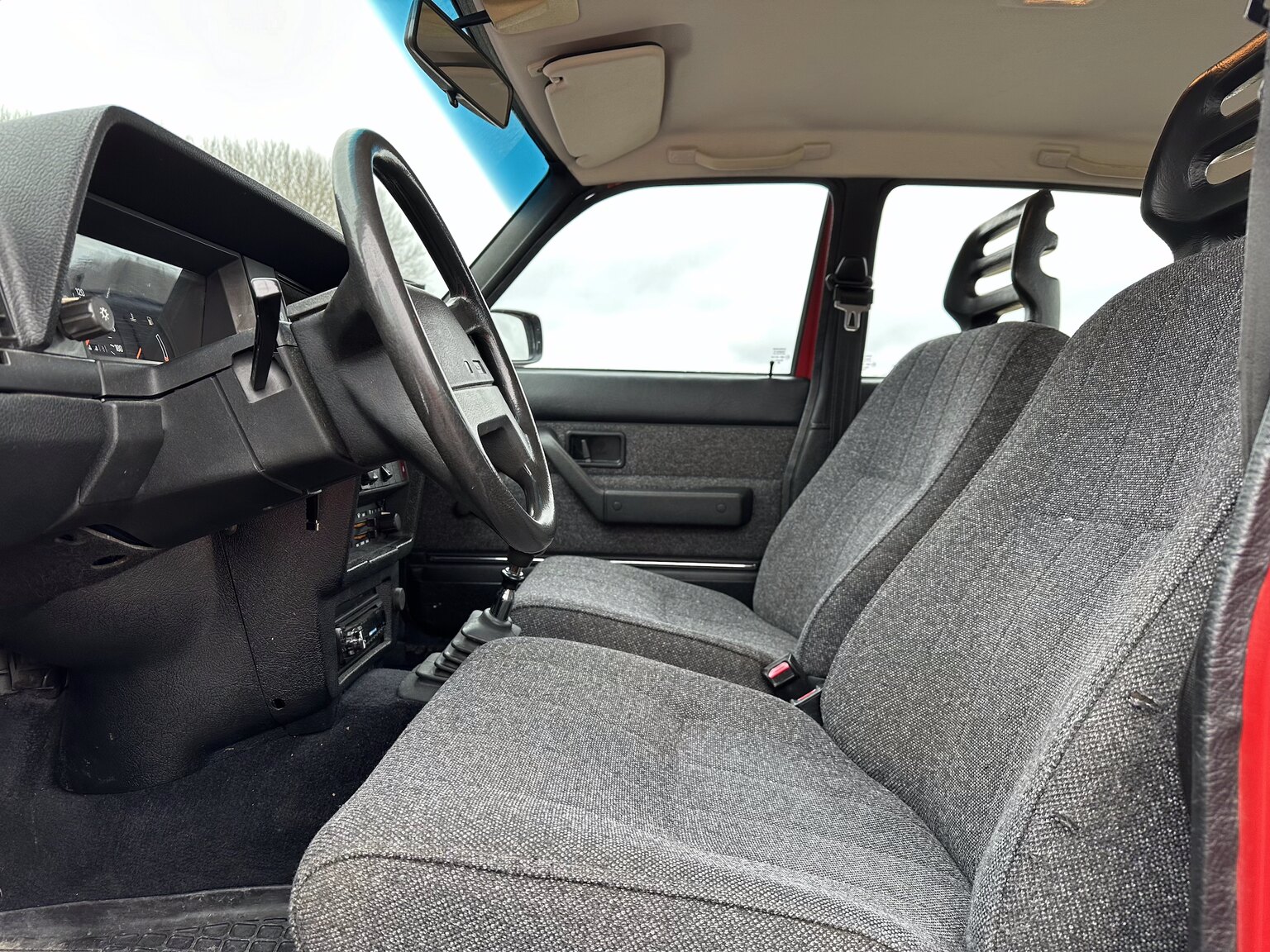 Innenraumfoto von 1990 Volvo 240 (2)