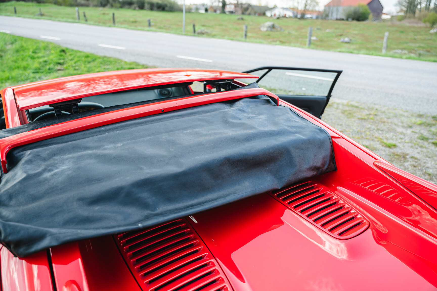 Exterior image of 1992 Lotus Esprit Turbo High-Wing
