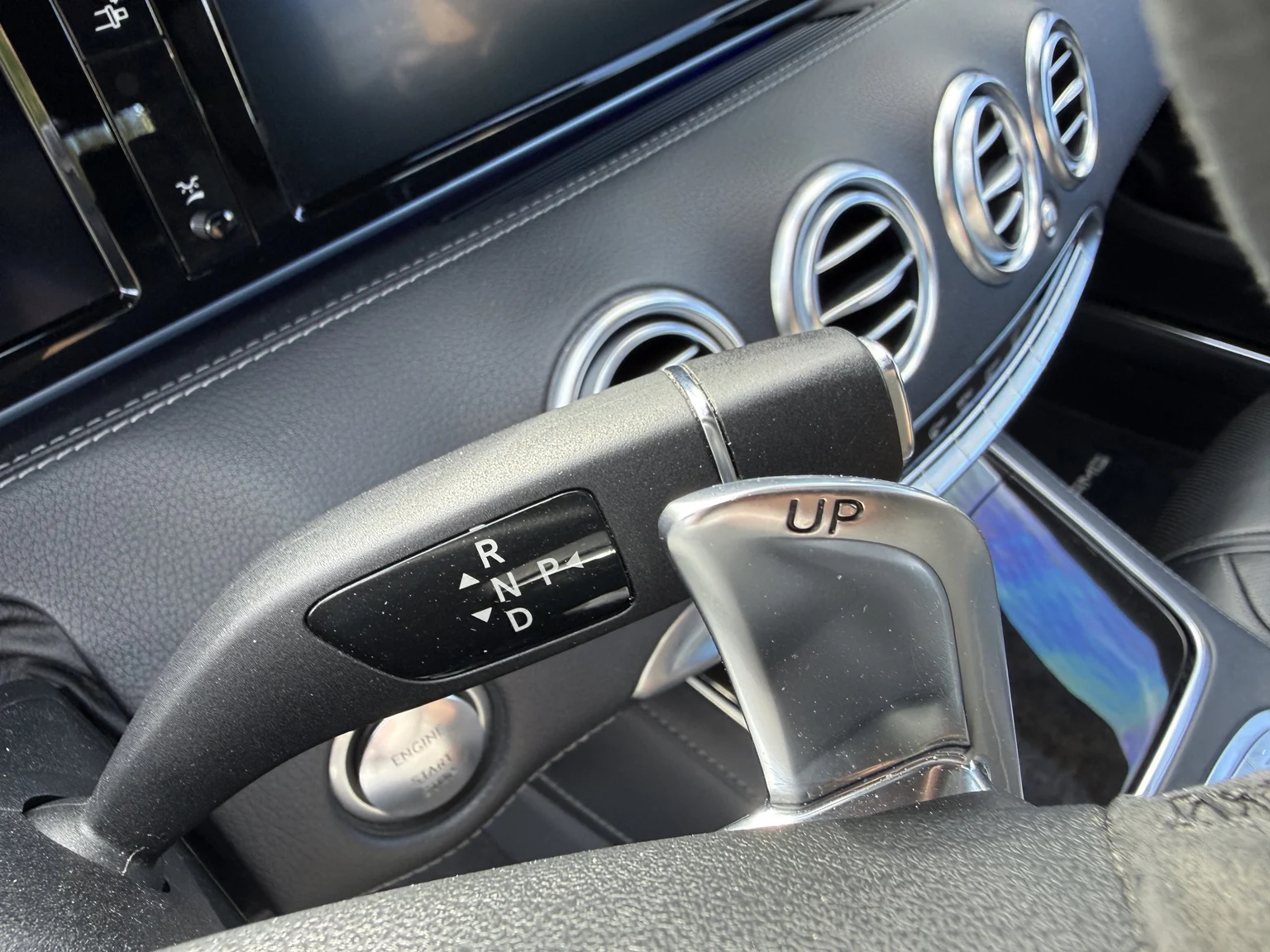 Innenraumfoto von 2016 Mercedes-Benz S 63 AMG 4MATIC (14)