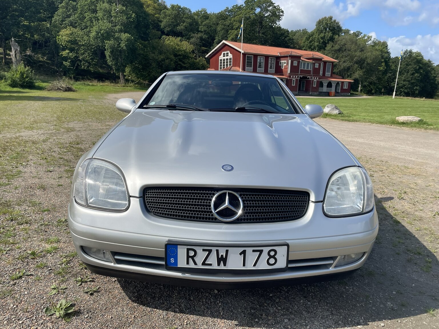 Exterior image of 1998 1998 MERCEDES BENZ SLK 230 
