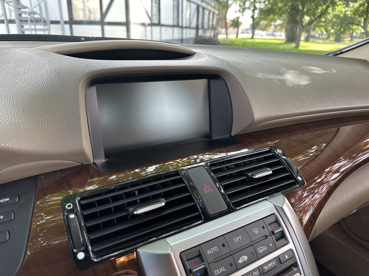 Interior image of 2007 Honda Legend (12)