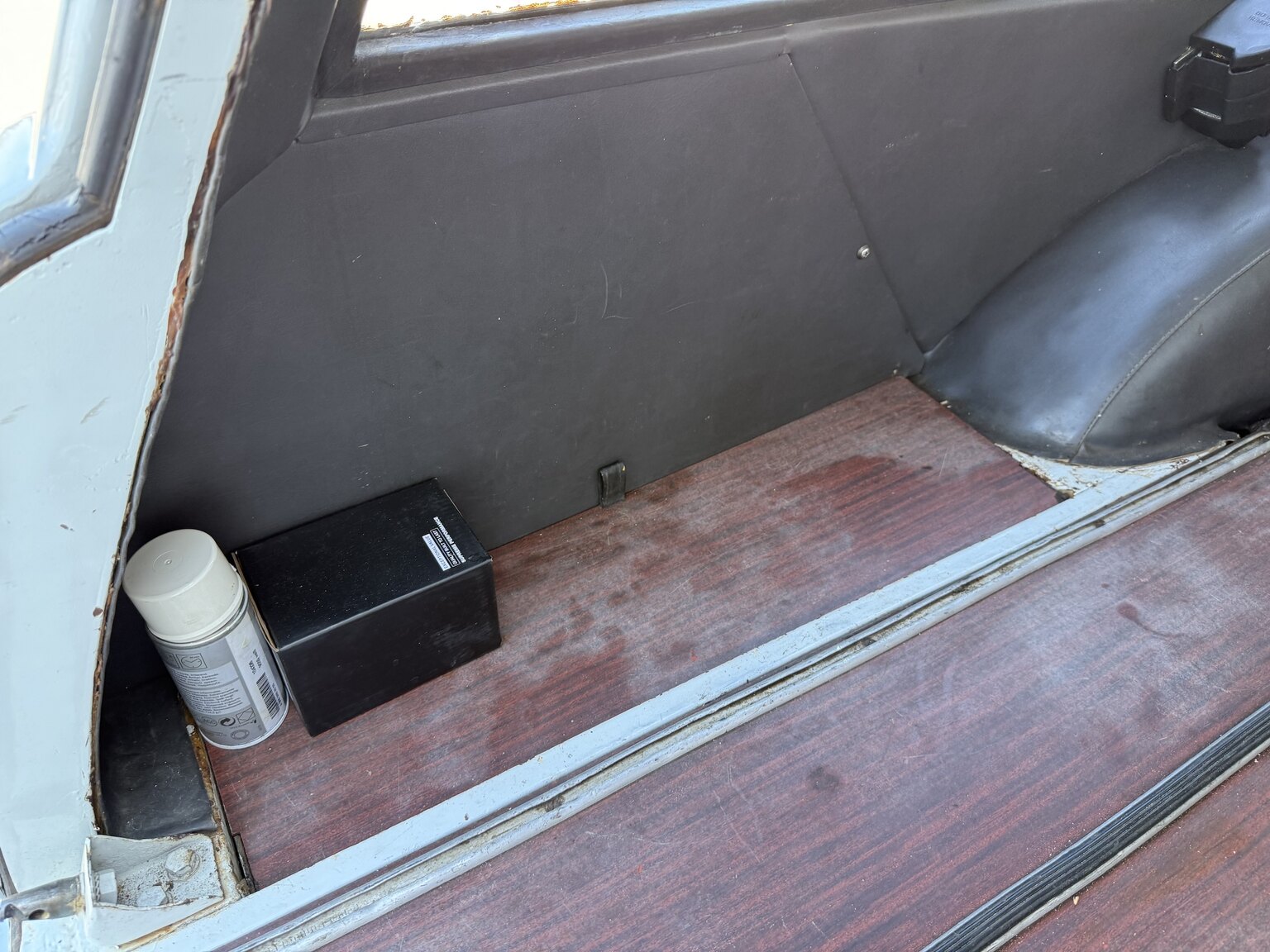 Interior image of 1967 Mercedes-Benz 230 Safari