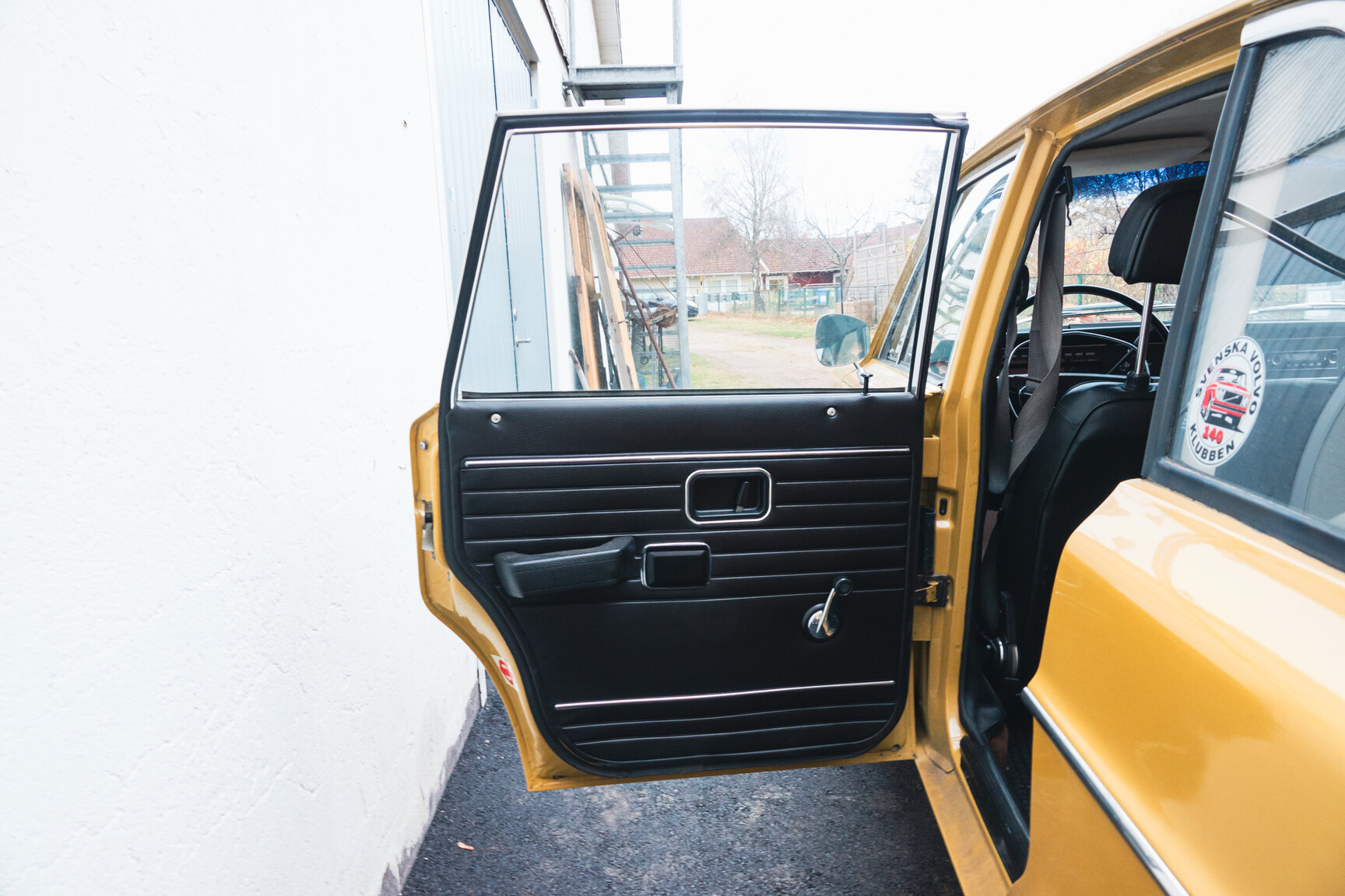 Interiörbild 1971 Volvo 144 2.0 Automat