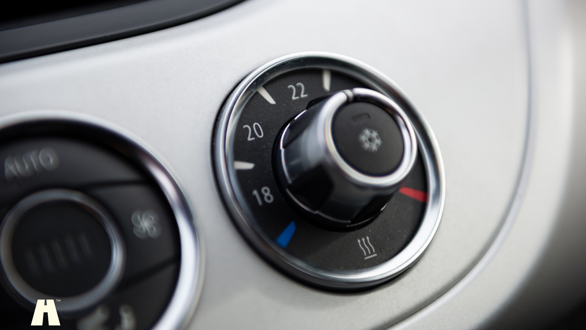 Interior image of 2009 BMW Z4 S-Drive23i (12)