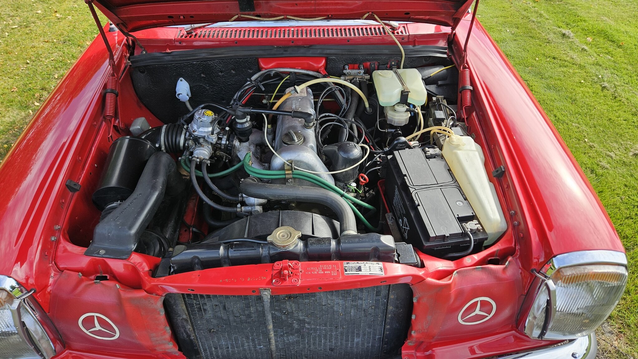 Image of 1975 Mercedes-Benz 200 mechanics