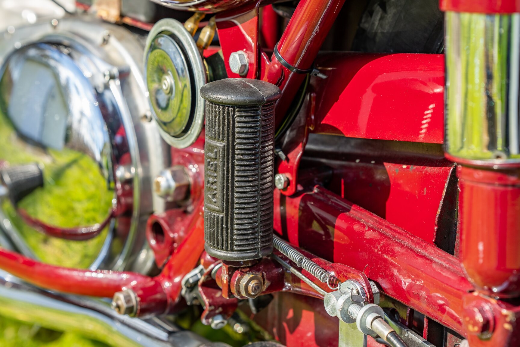 Exteriörbild på 1954 Ariel FH 650 Huntsmaster Twin