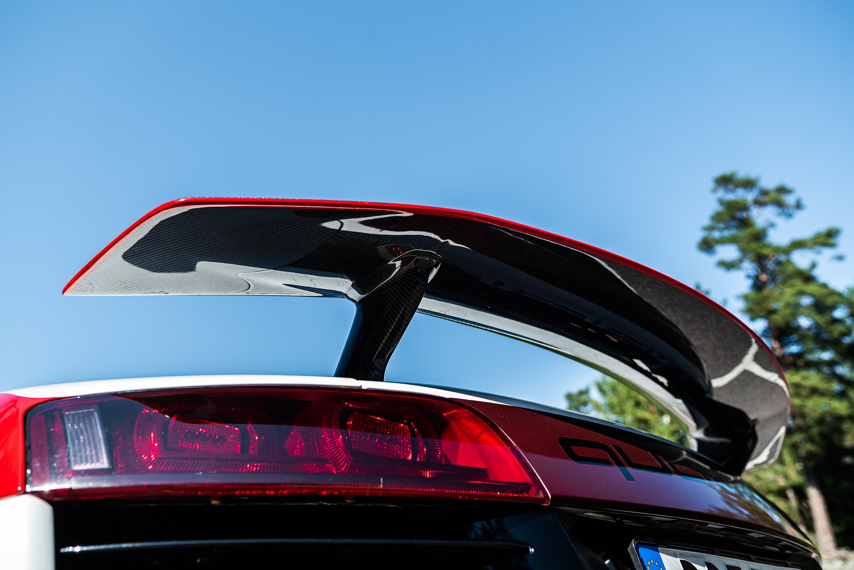 Exterior image of 2008 Audi R8 4.2 V8 Turbo Manuell