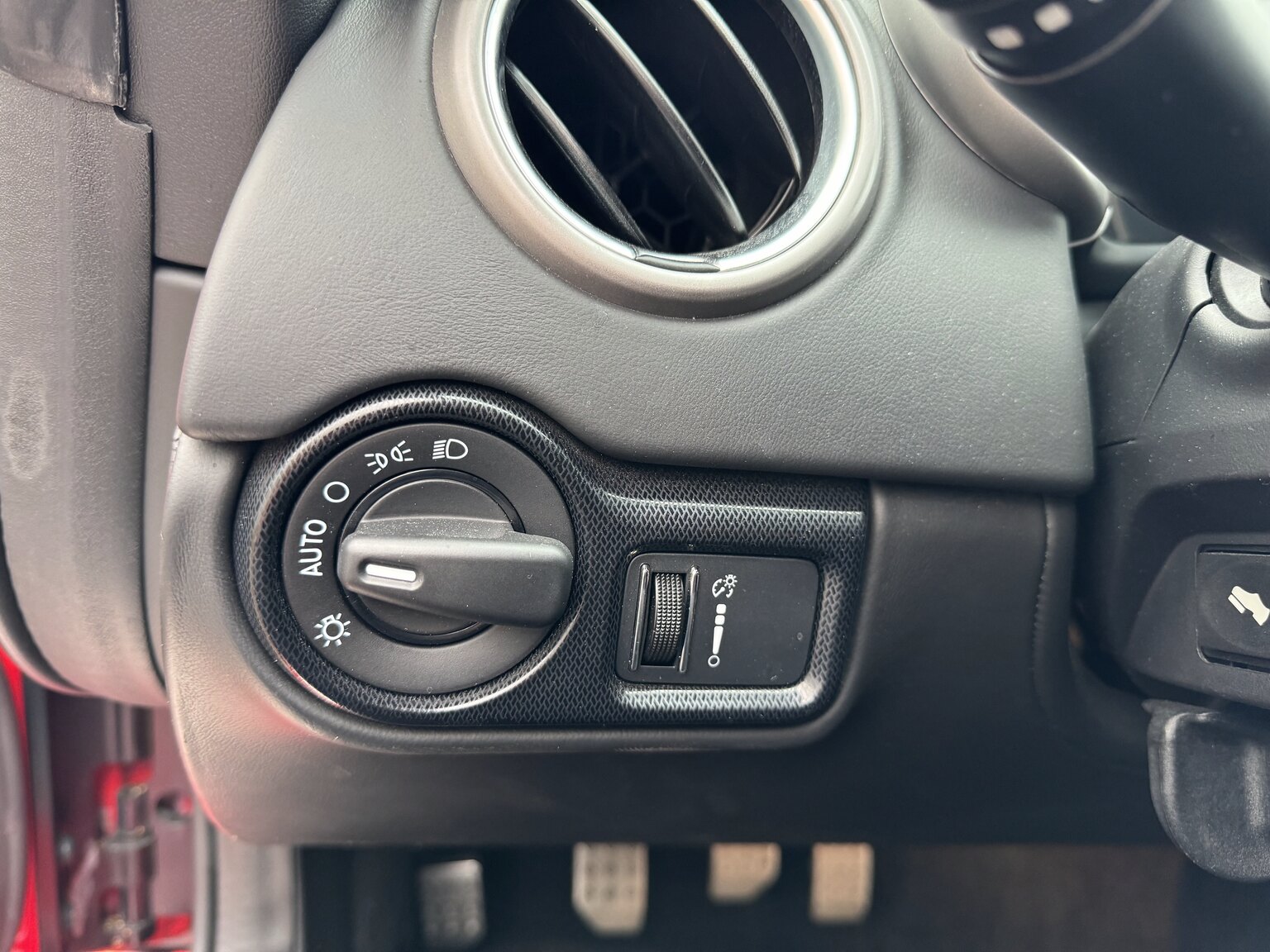 Interior image of 2014 Dodge Viper GTS (18)