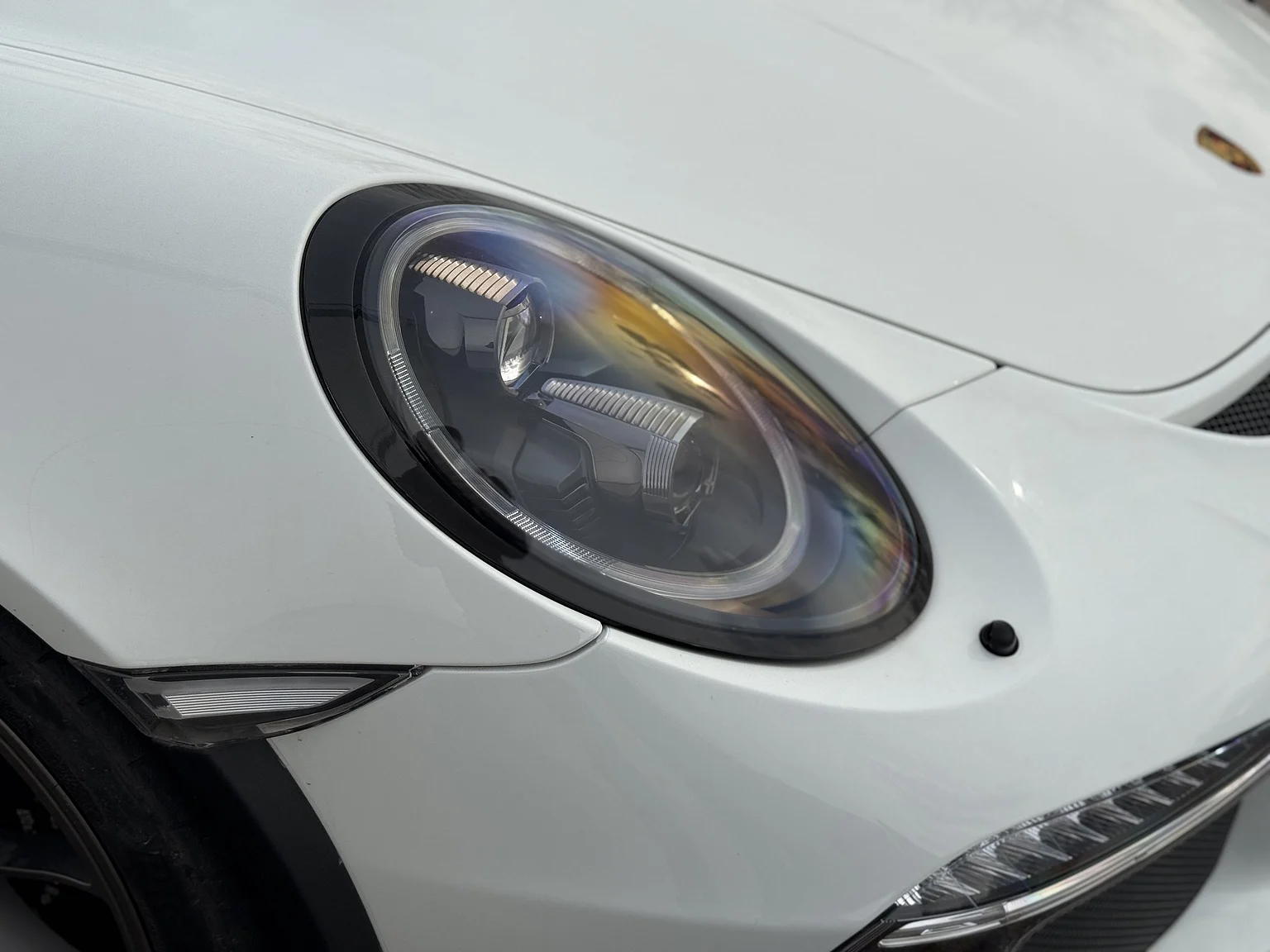 Exterior image of 2016 Porsche 911 GT3 RS (18)