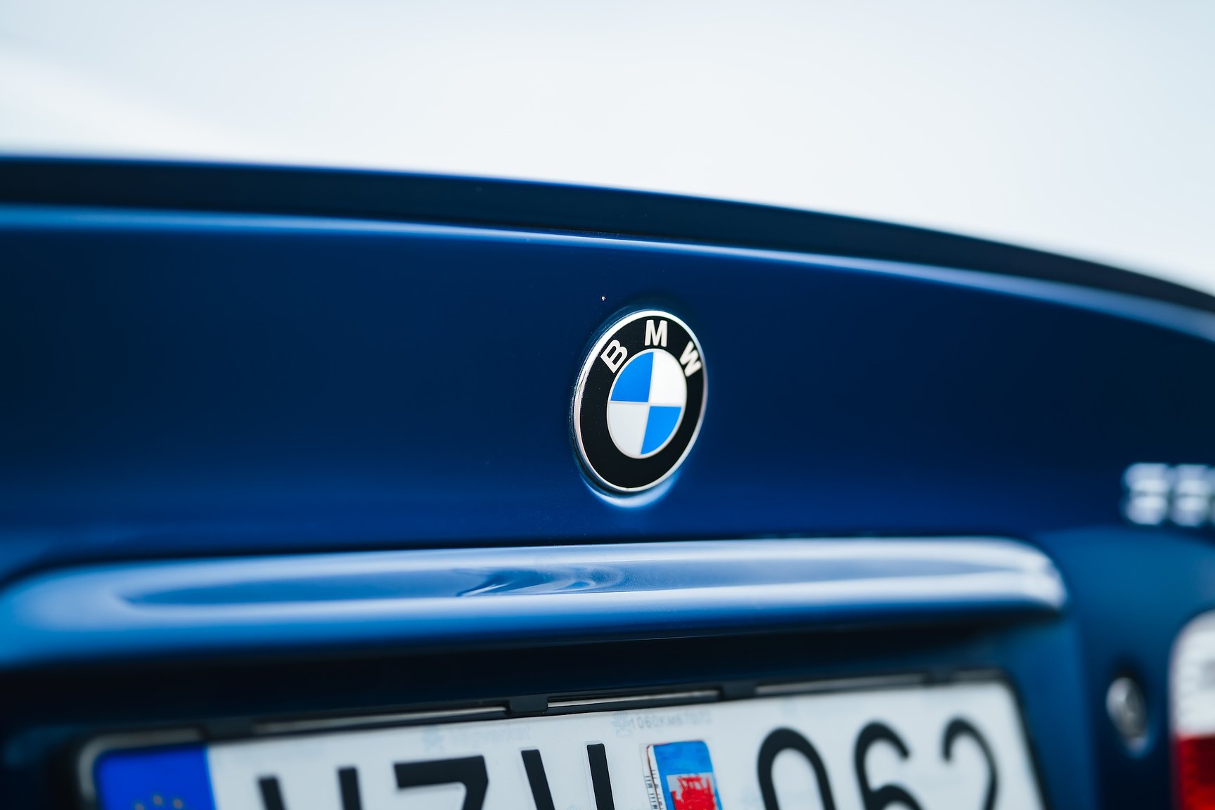 Exterior image of 2003 BMW 330i
