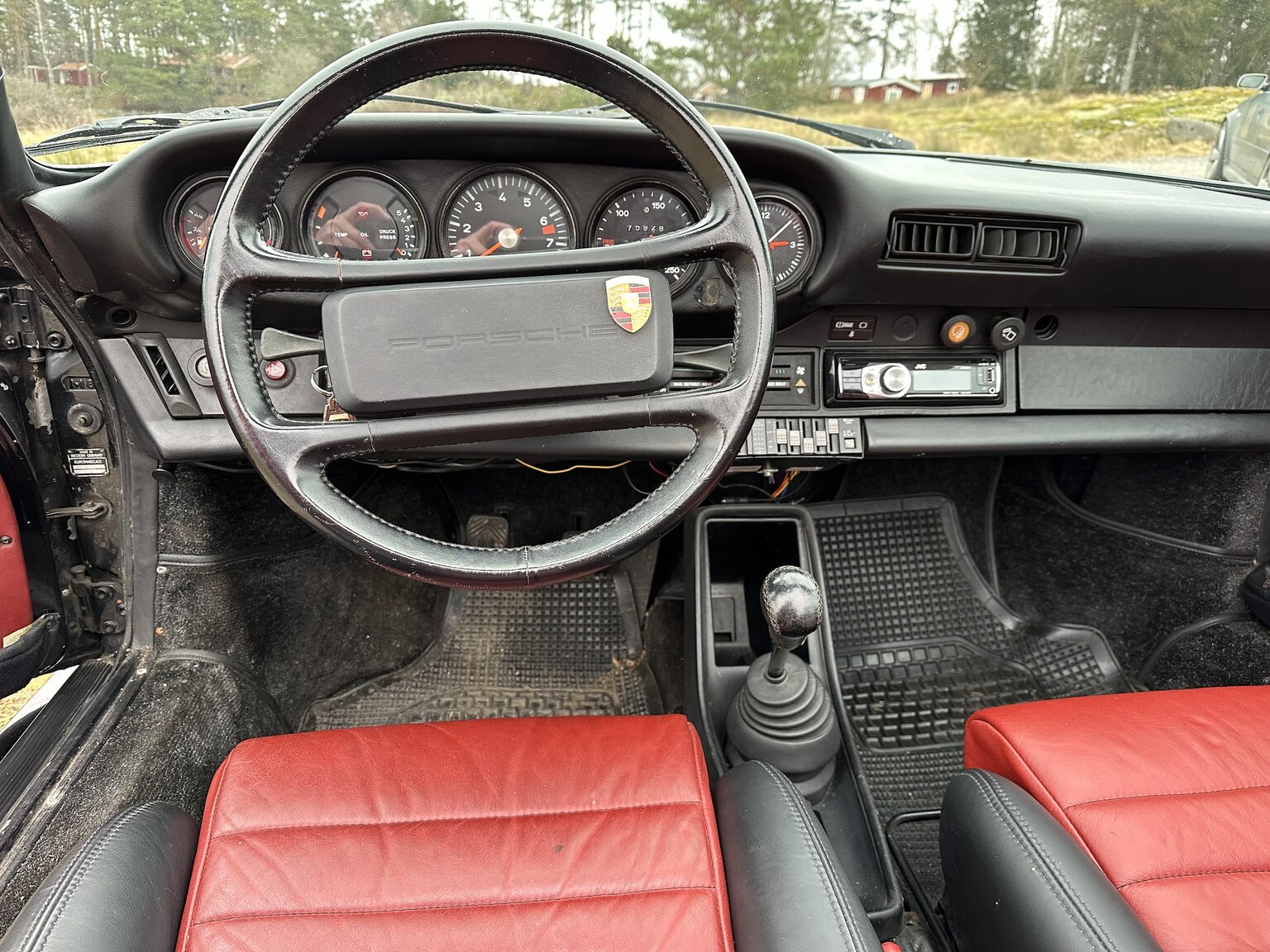 Interior image of 1972 Porsche 911 T (5)