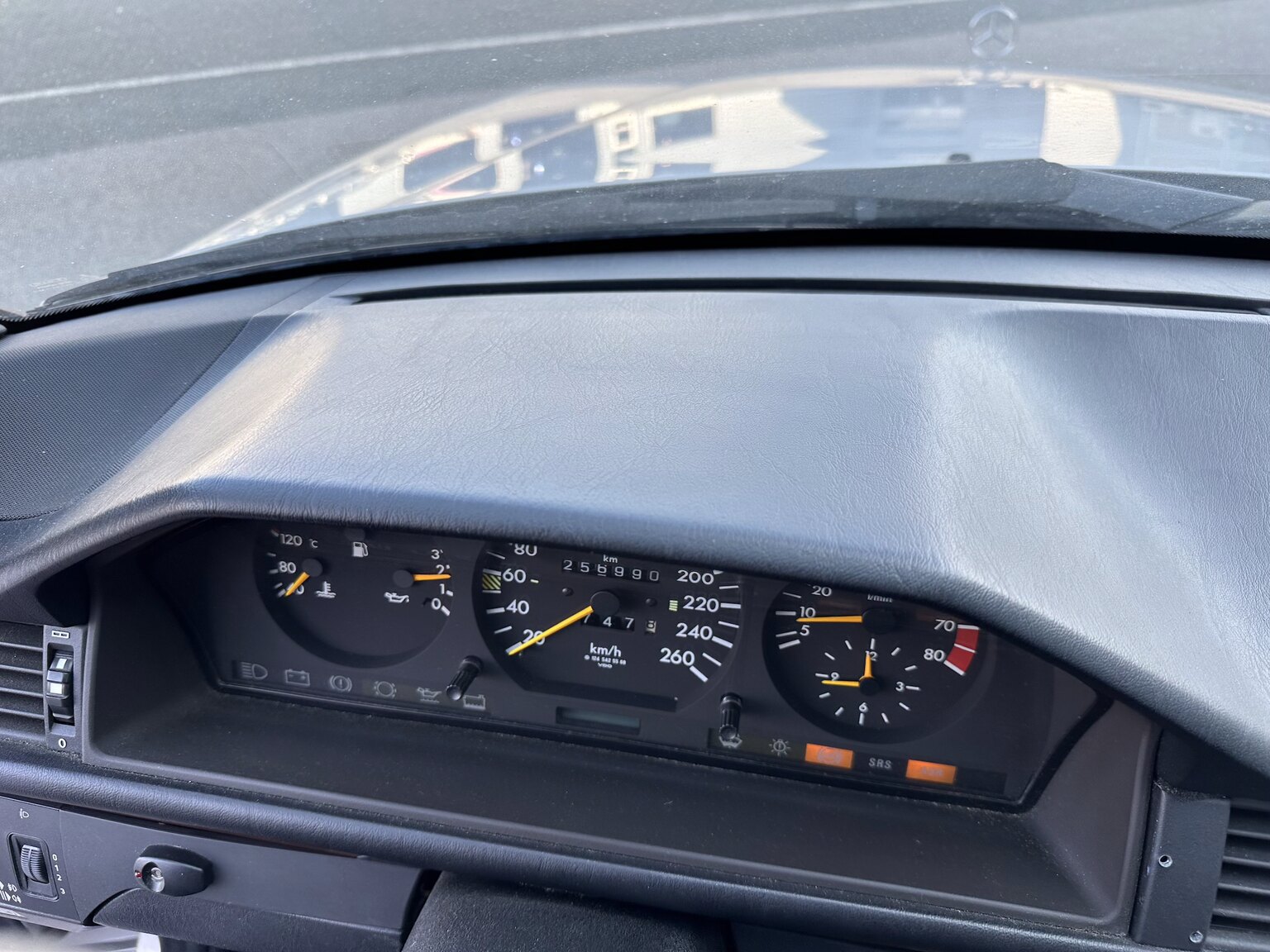 Interiörbild 1992 Mercedes-Benz 300 CE-24