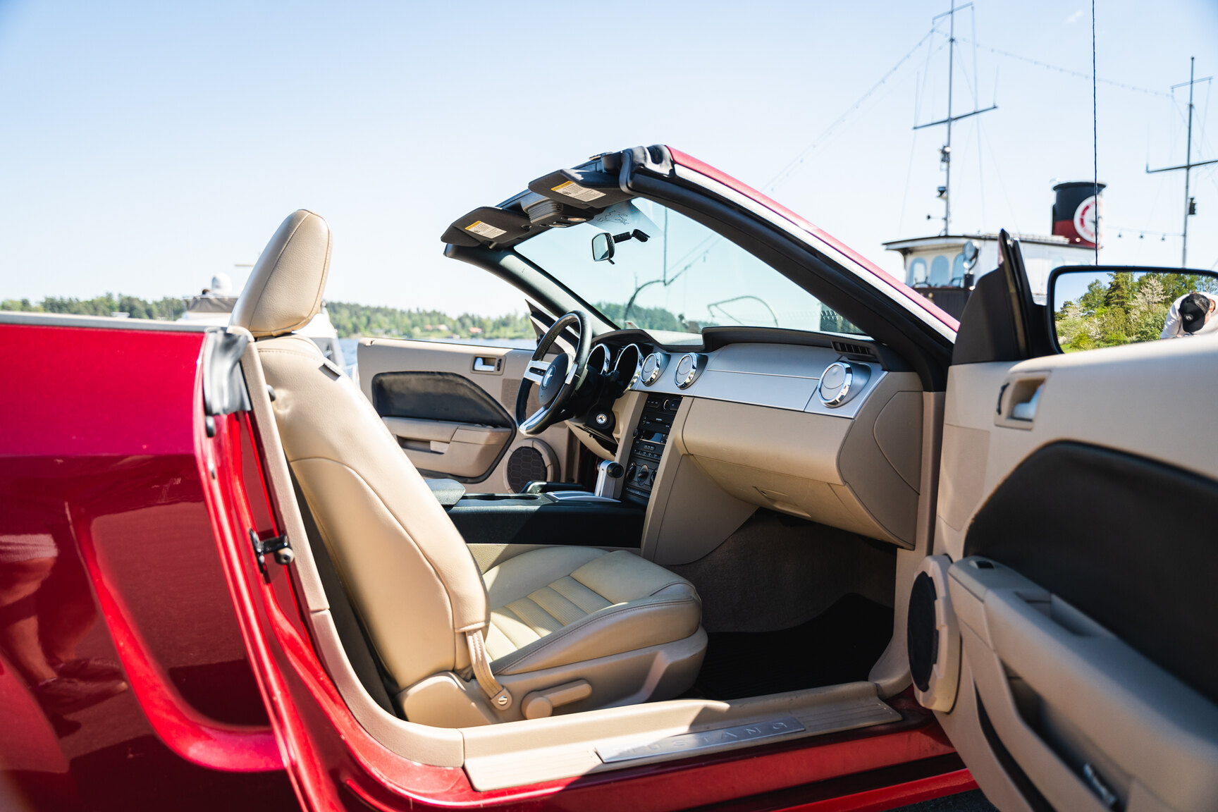 Interior image of 2005 Ford Mustang GT Cabriolet