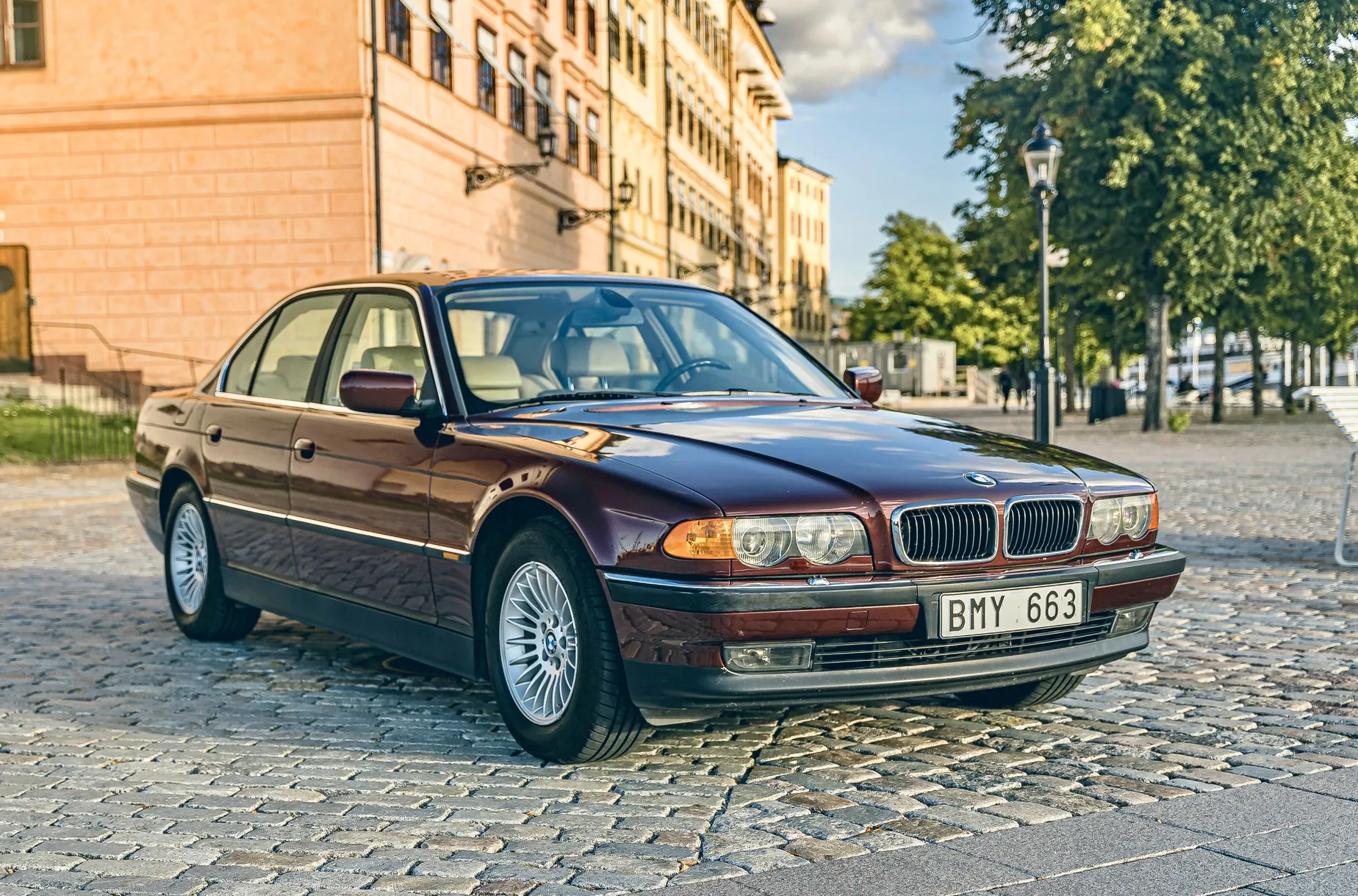 1999 BMW 740i