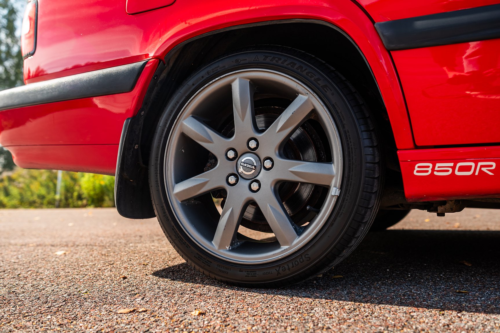 Exterior image of 1996 Volvo 850 R