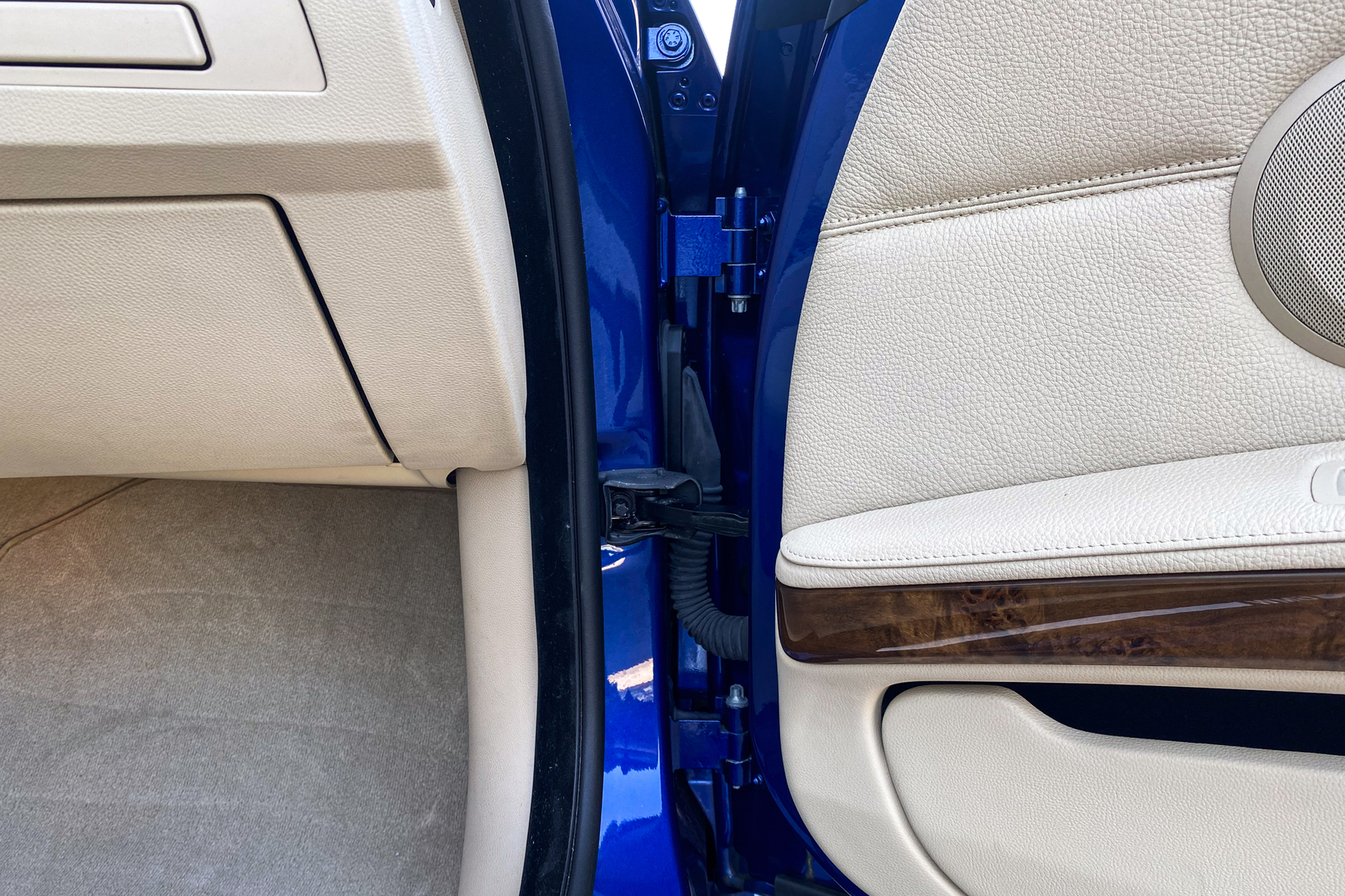 Innenraumfoto von 2007 BMW 335i Cabriolet (32)