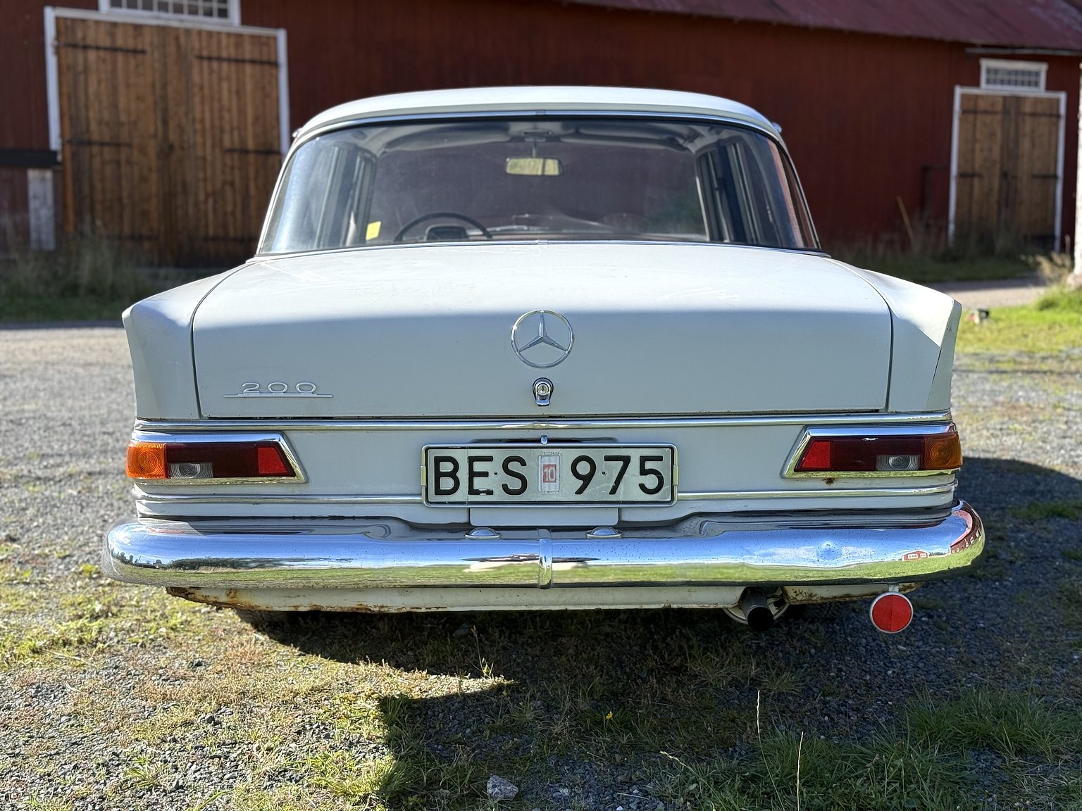 Exteriörbild på 1967 Mercedes-Benz 200