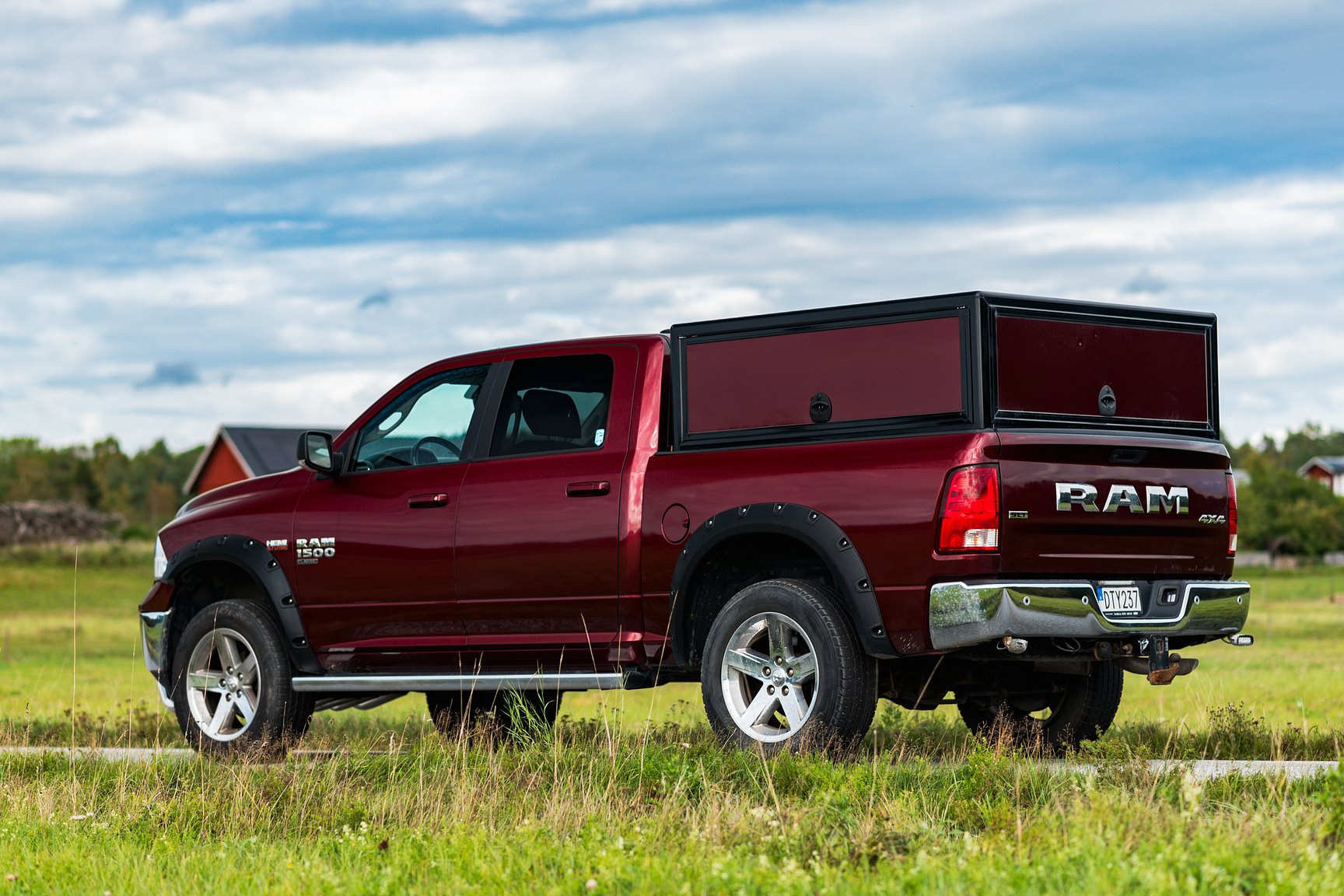 Exterior image of 2019 Dodge Ram 1500 Classic Crew Cab 5.7 V8 HEMI 