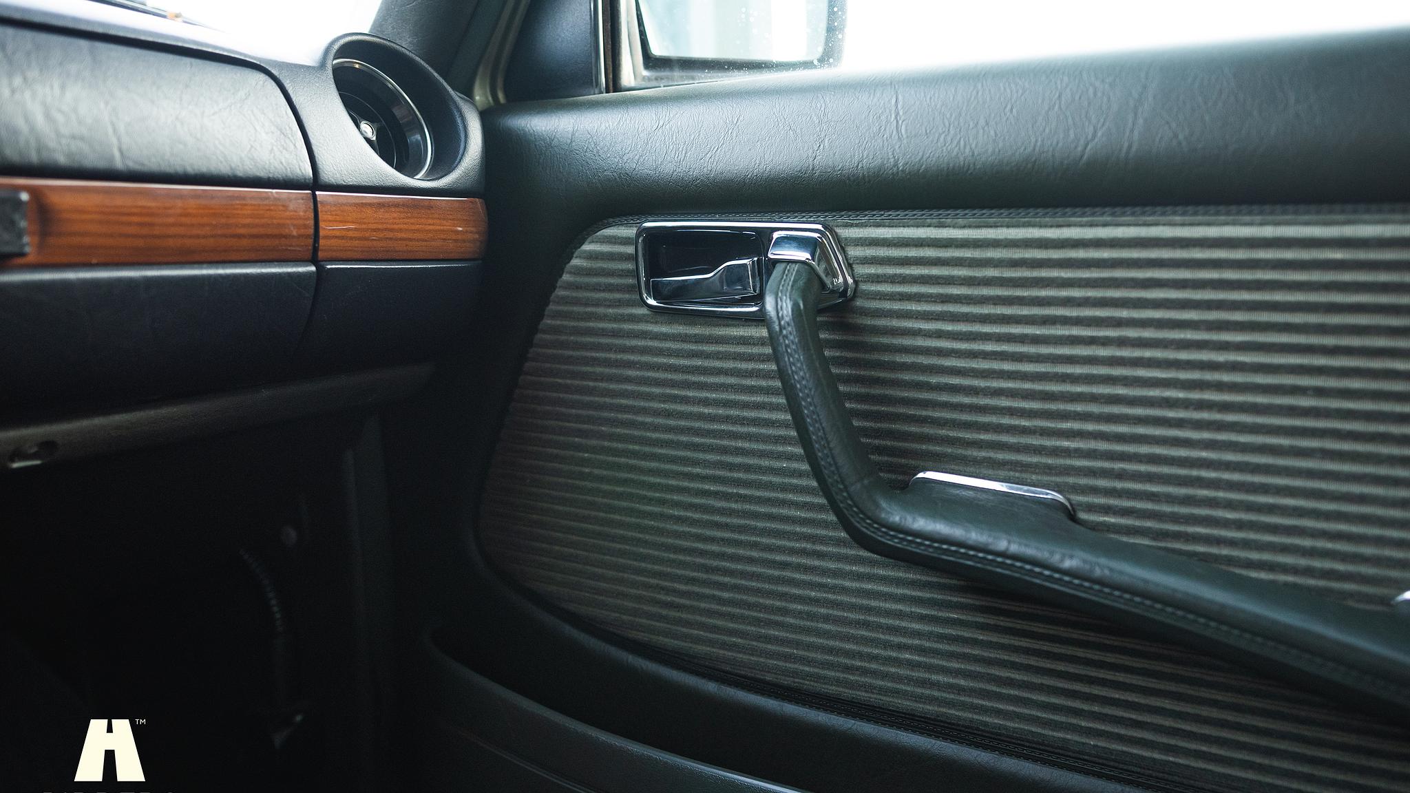 Interior image of 1985 Mercedes-Benz 200 Series 3  (30)