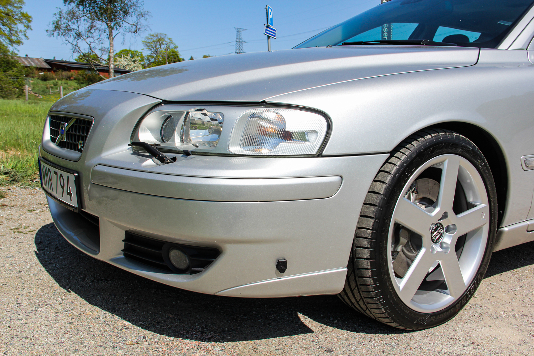 Exterior image of 2005 Volvo V70 R AWD (27)