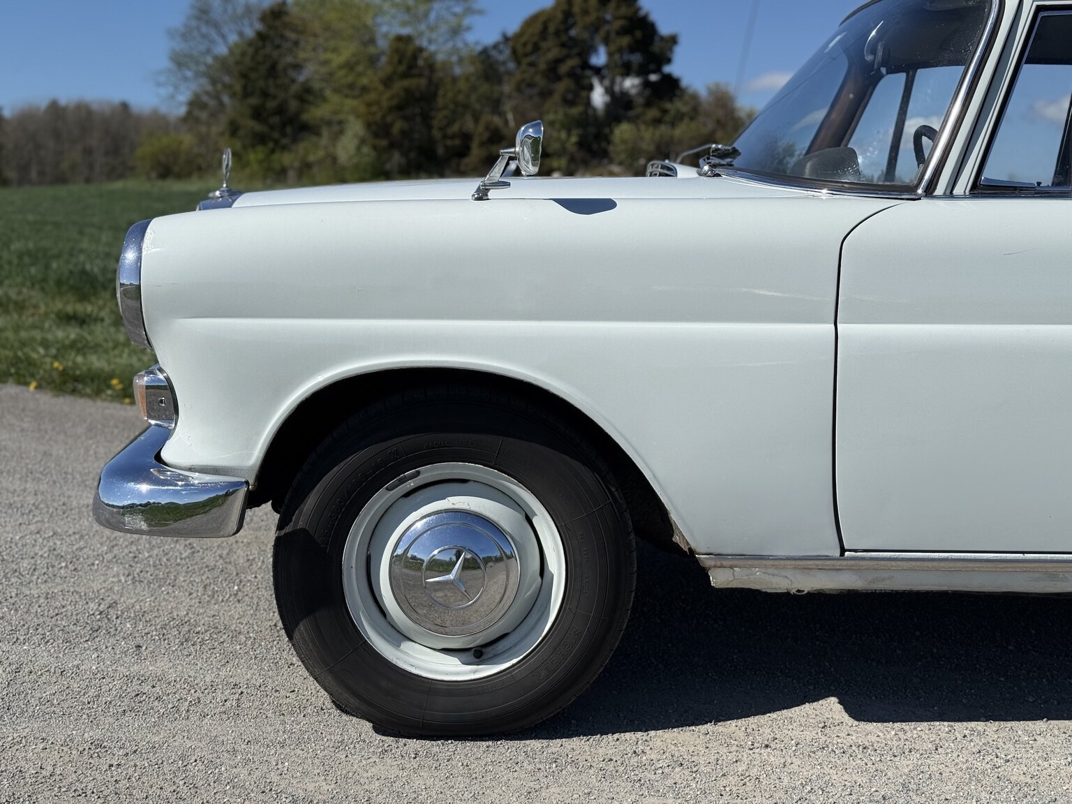 Exterior image of 1967 Mercedes-Benz 230 Safari