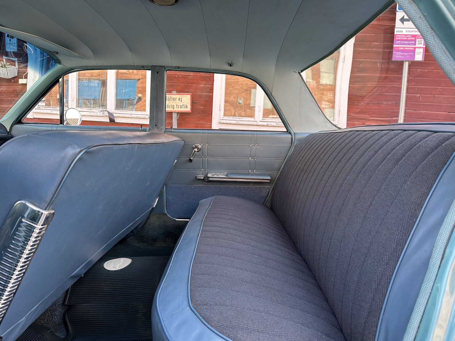 Innenraumfoto von 1963 Chevrolet Impala Sedan (20)