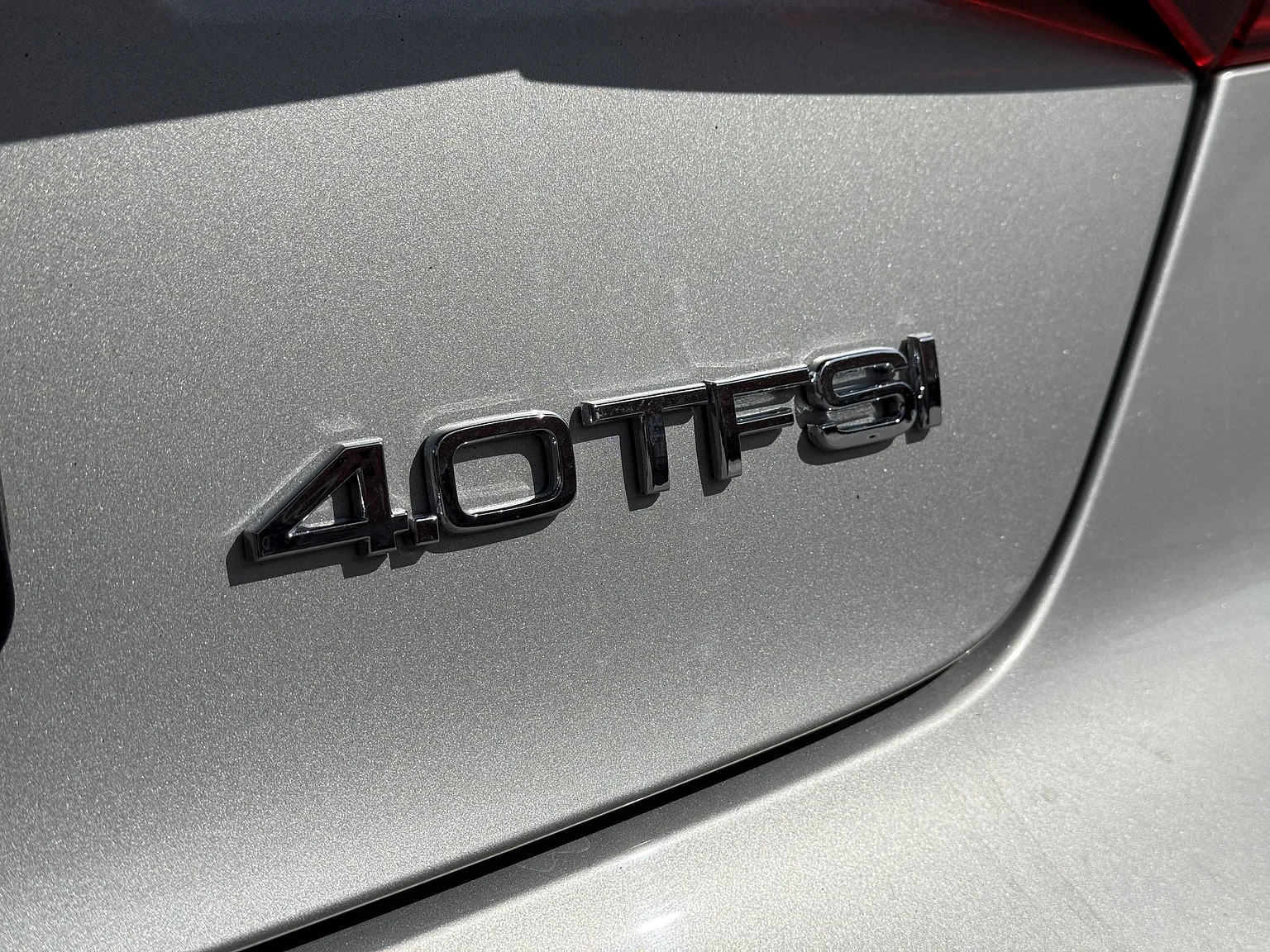 Exteriörbild på 2014 Audi A8 4.0 TFSI (46)