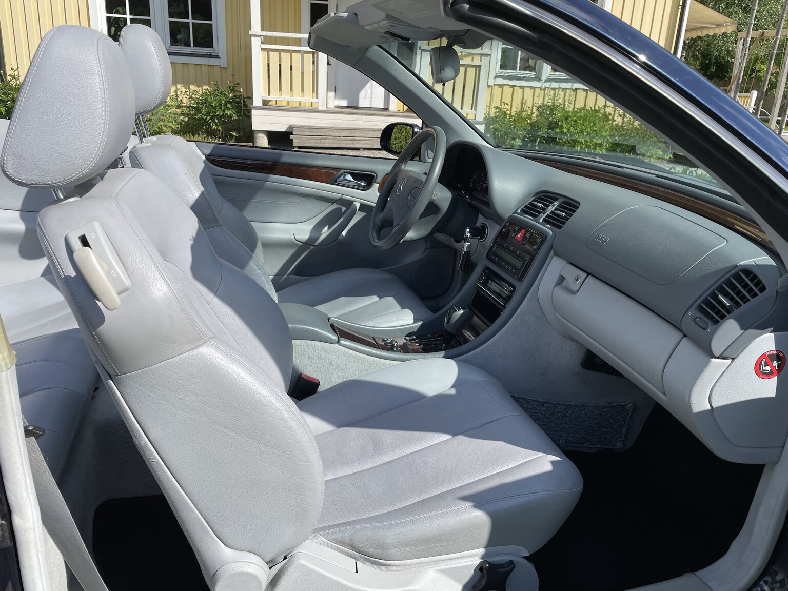 Interiörbild 2001 Mercedes-Benz CLK 230 Kompressor