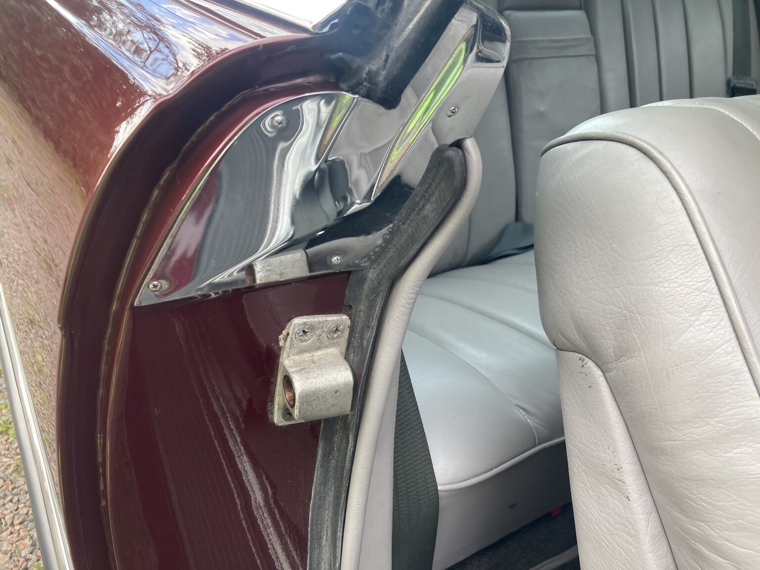 Interior image of 1973 Mercedes-Benz 450 SLC (42)