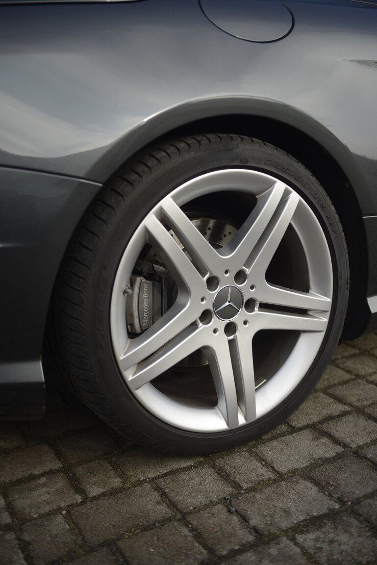 Exterior image of 2014 Mercedes-Benz SL500