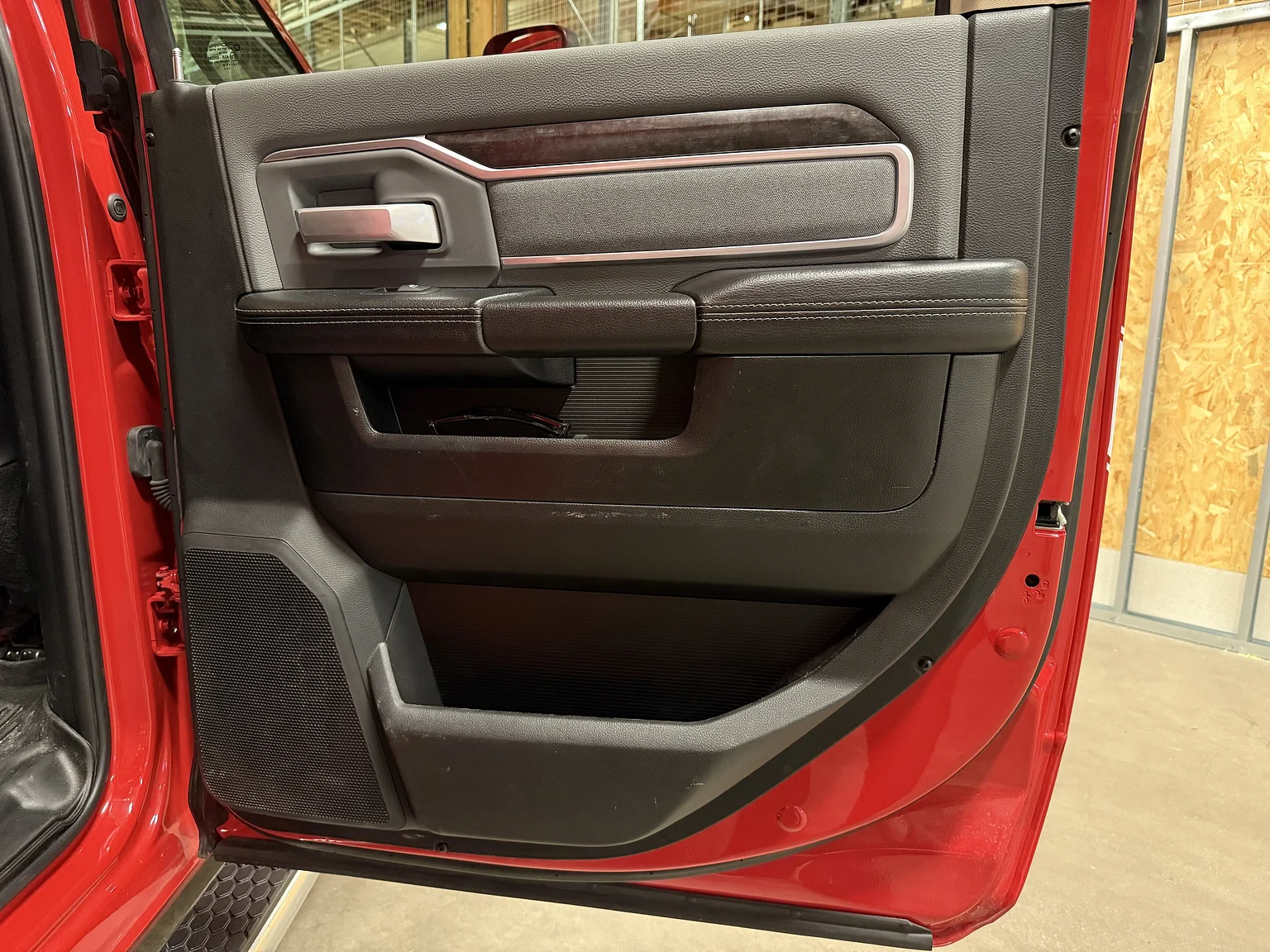 Interiörbild 2020 Dodge Ram 2500 Overland (35)