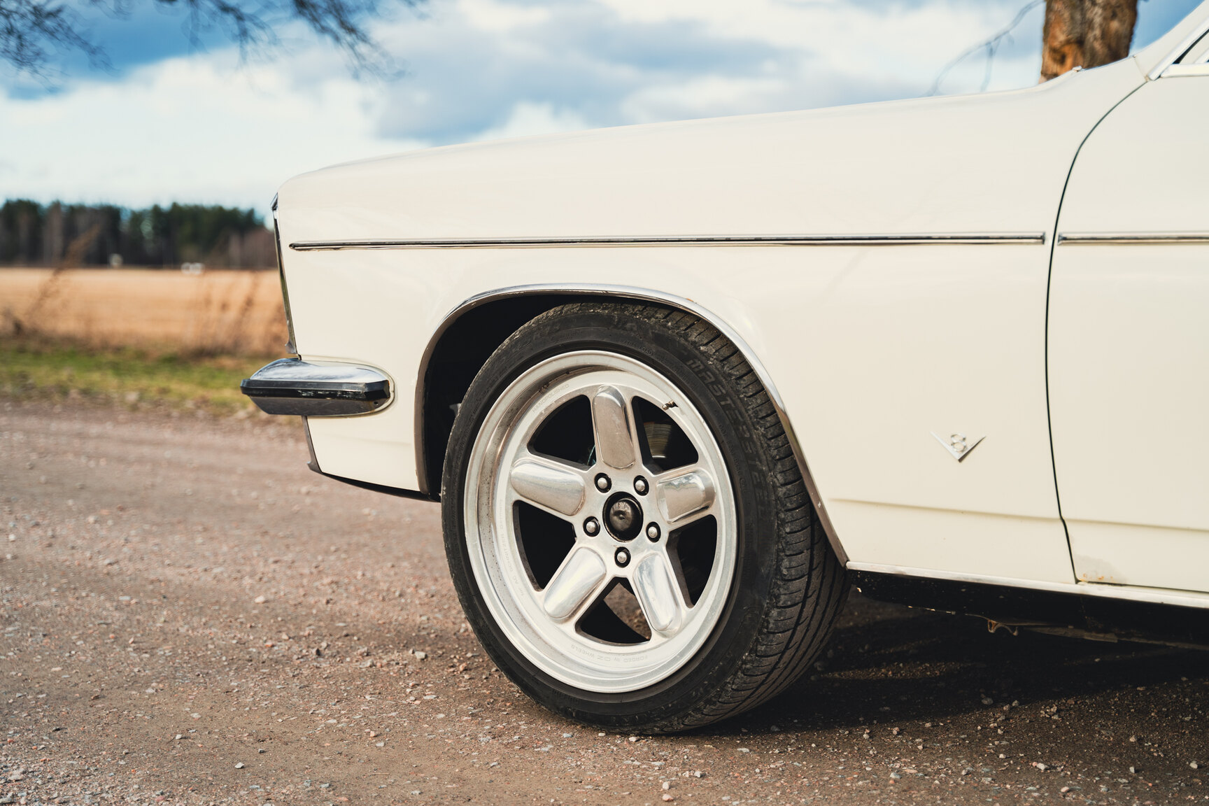 Exteriörbild på 1973 Opel Diplomat V8