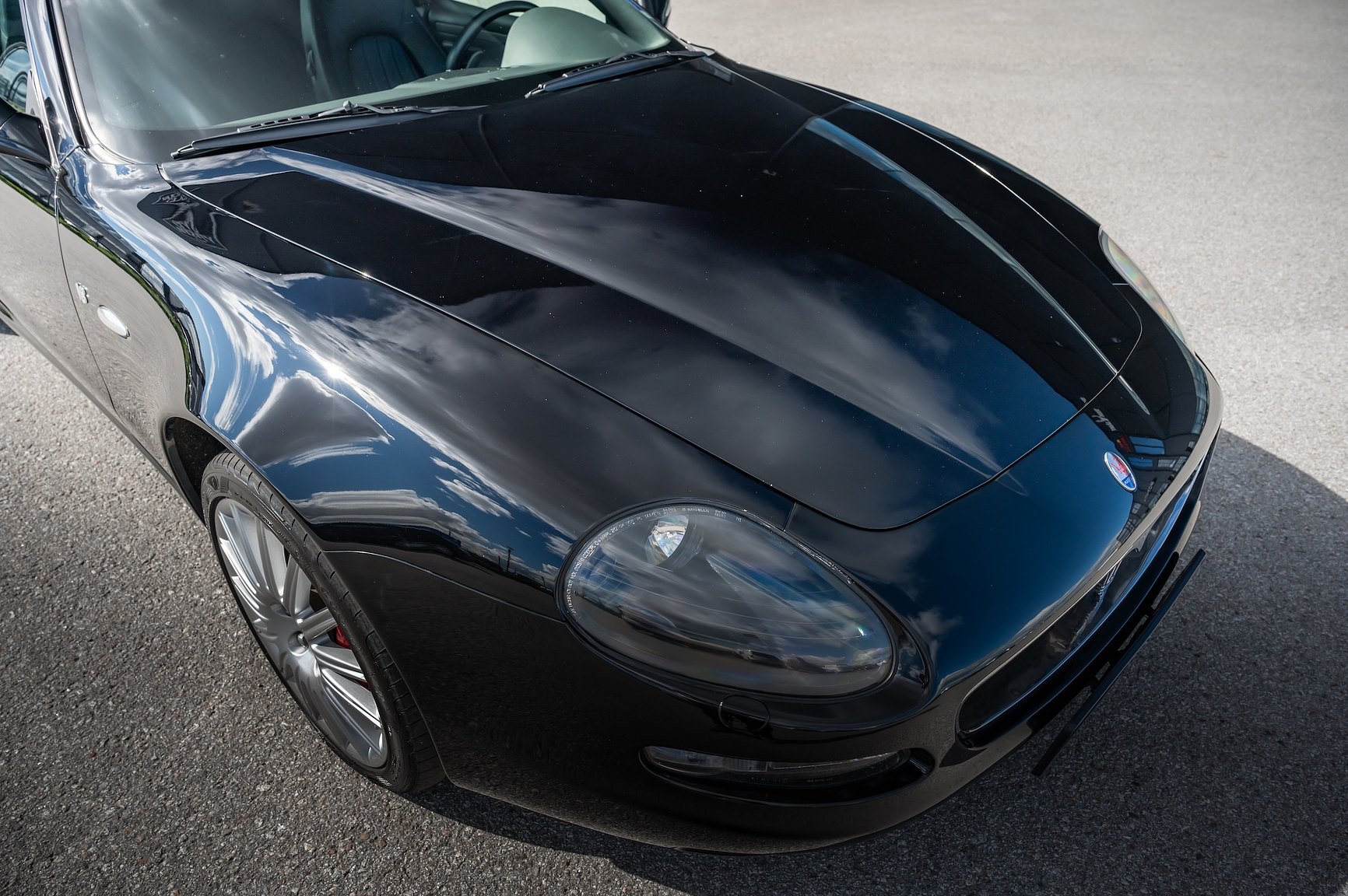 Exterior image of 2004 Maserati Coupé 4.2 V8 Cambiocorsa
