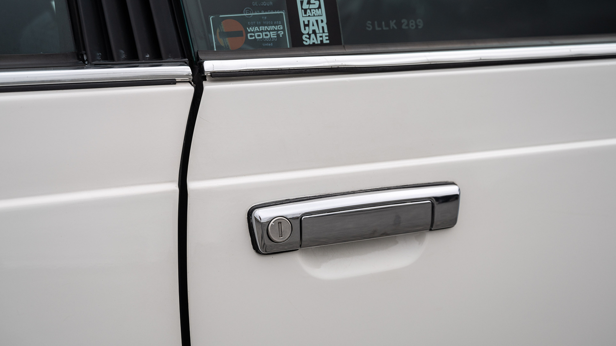 Exterior image of 1983 BMW 635 CSi