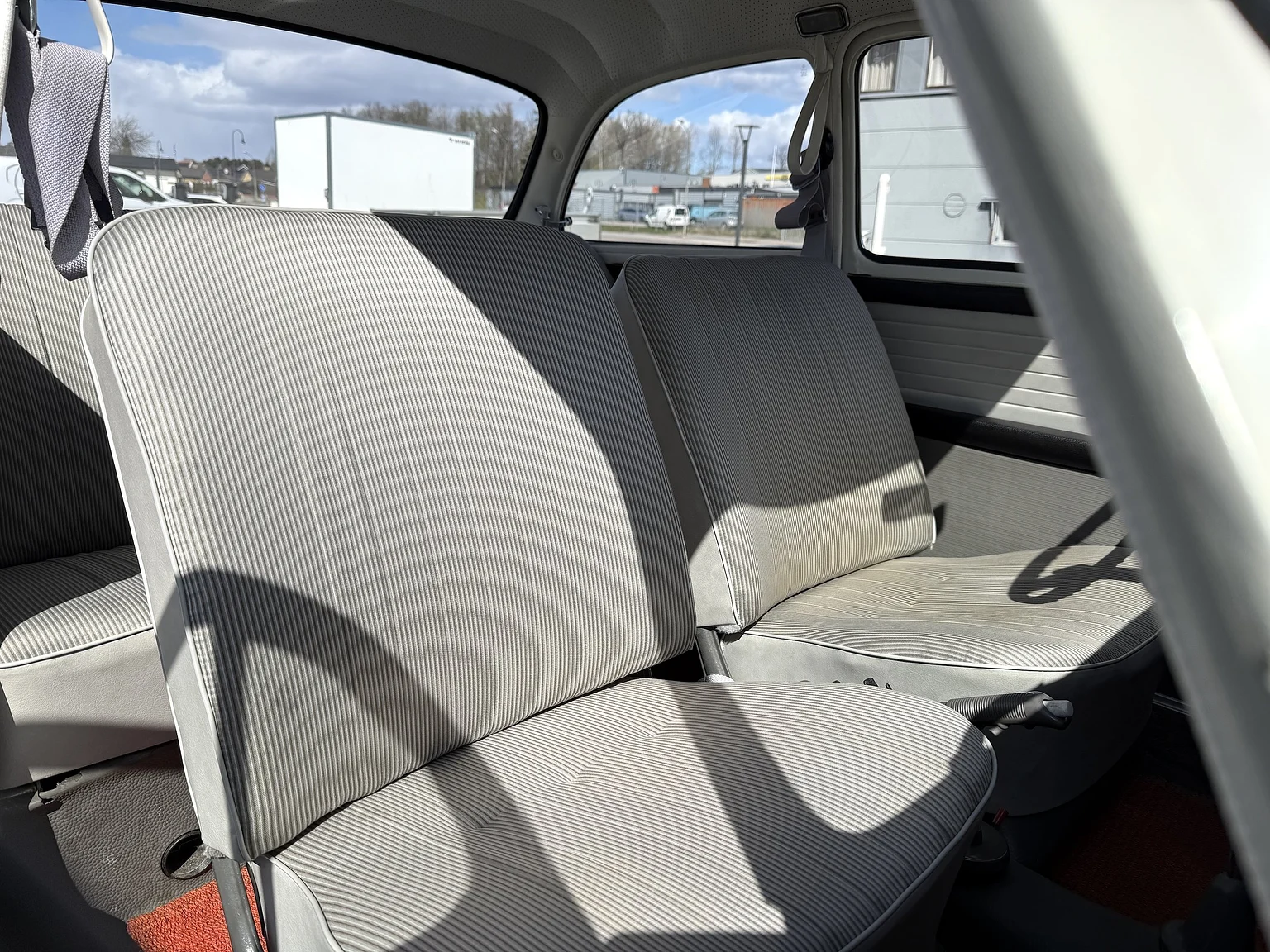 Innenraumfoto von 1965 Volkswagen 1500 Limousine 311 Notchback (73)