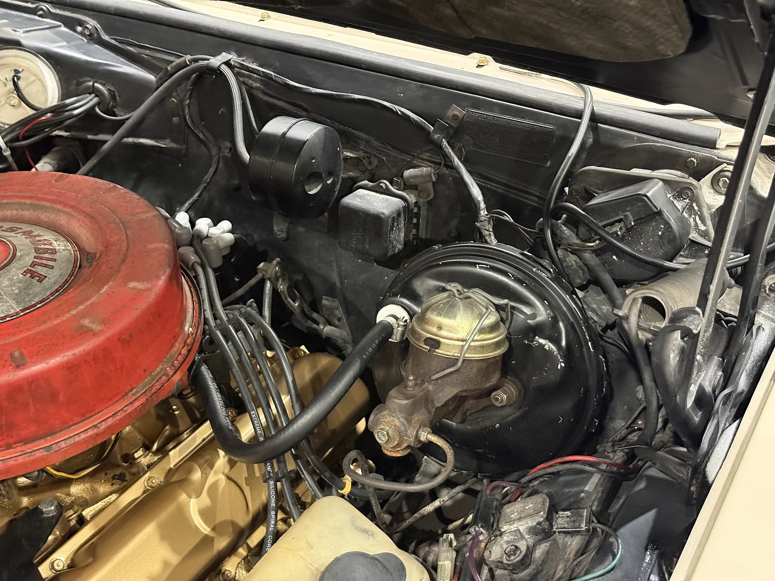 Image of 1964 Oldsmobile Cutlass Convertible (13) mechanics