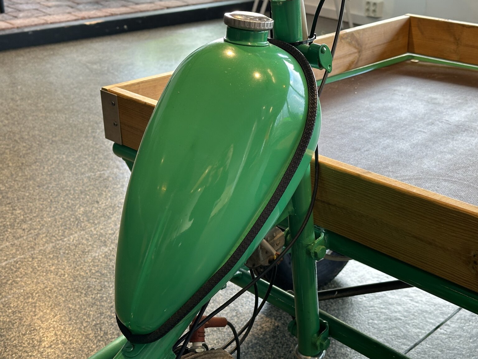Exteriörbild på 1970 Cresent 1189 flakmoped