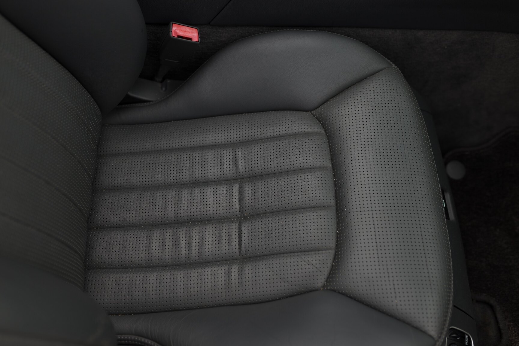 Interior image of 2002 Mercedes-Benz SL55 AMG
