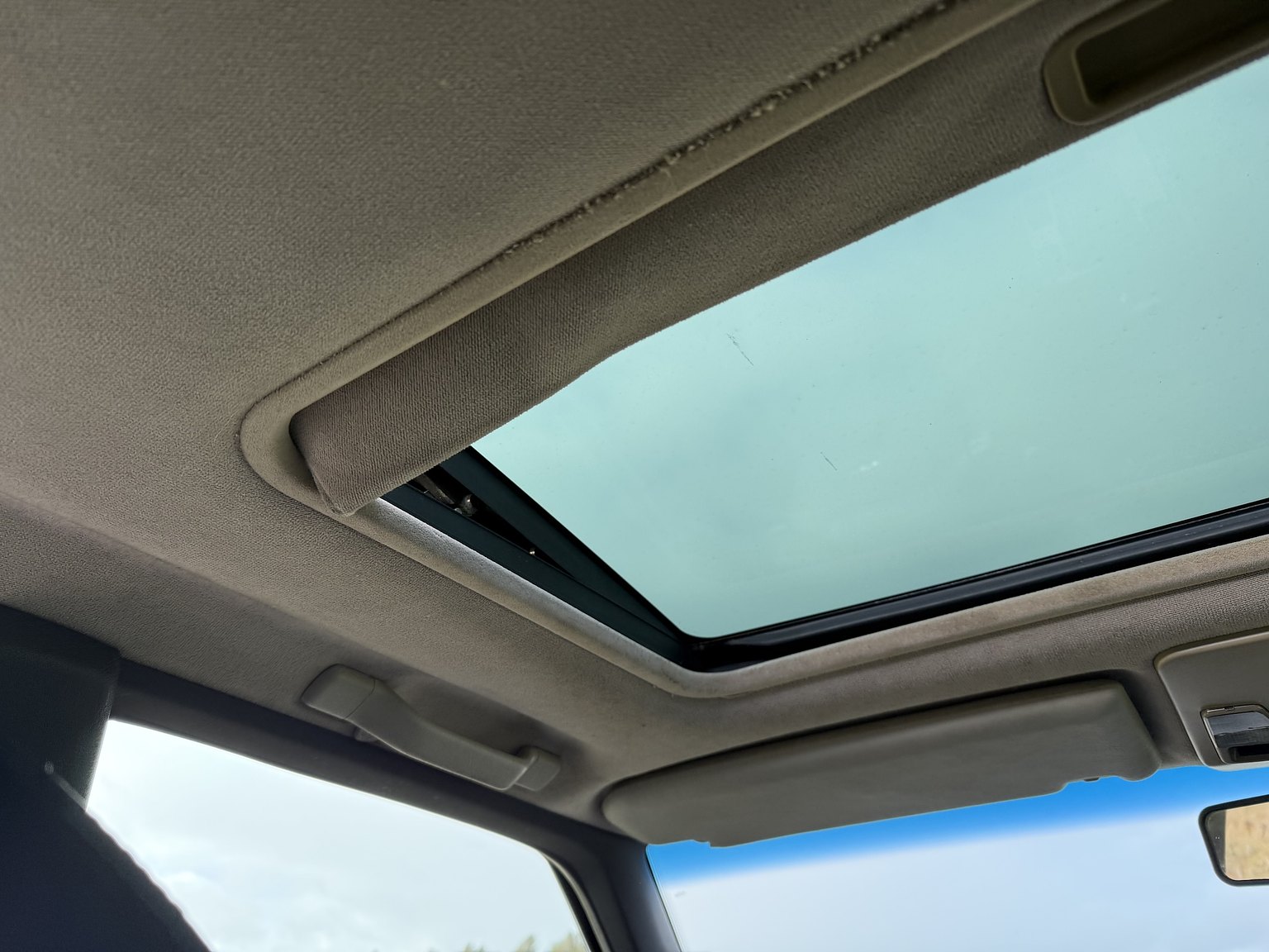 Interior image of 1995 VOLVO 855 T5R T-5R