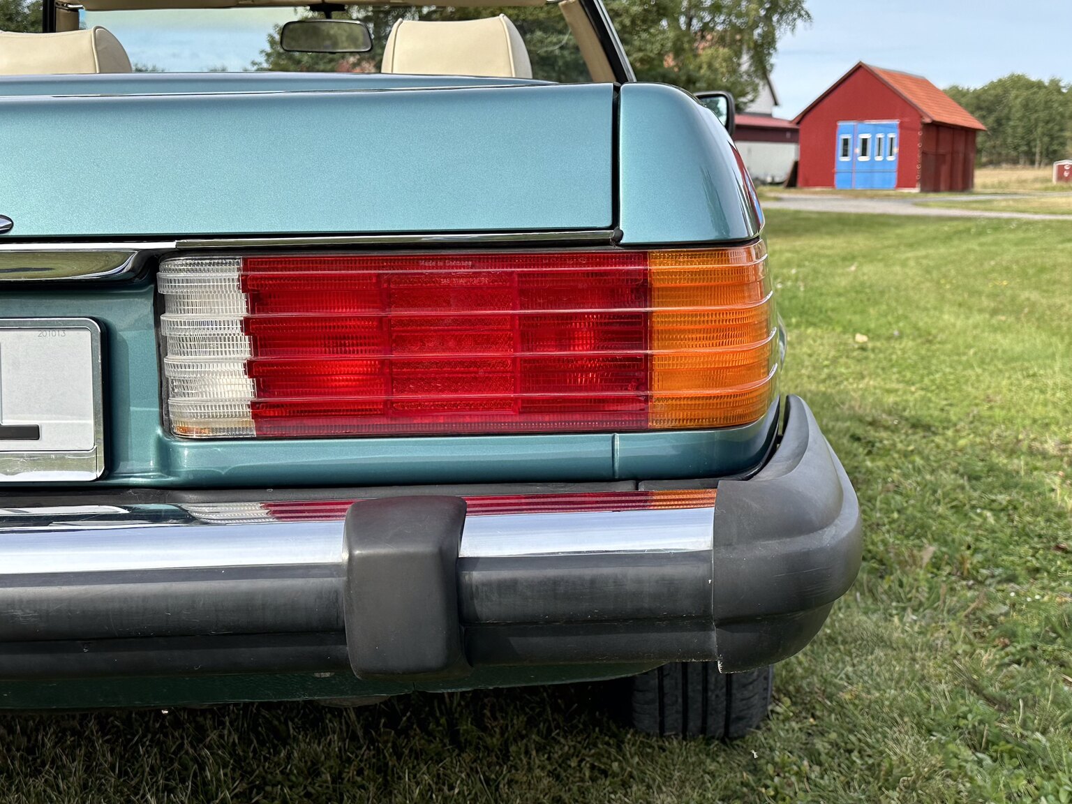 Exterior image of 1985 Mercedes-Benz 380 SL