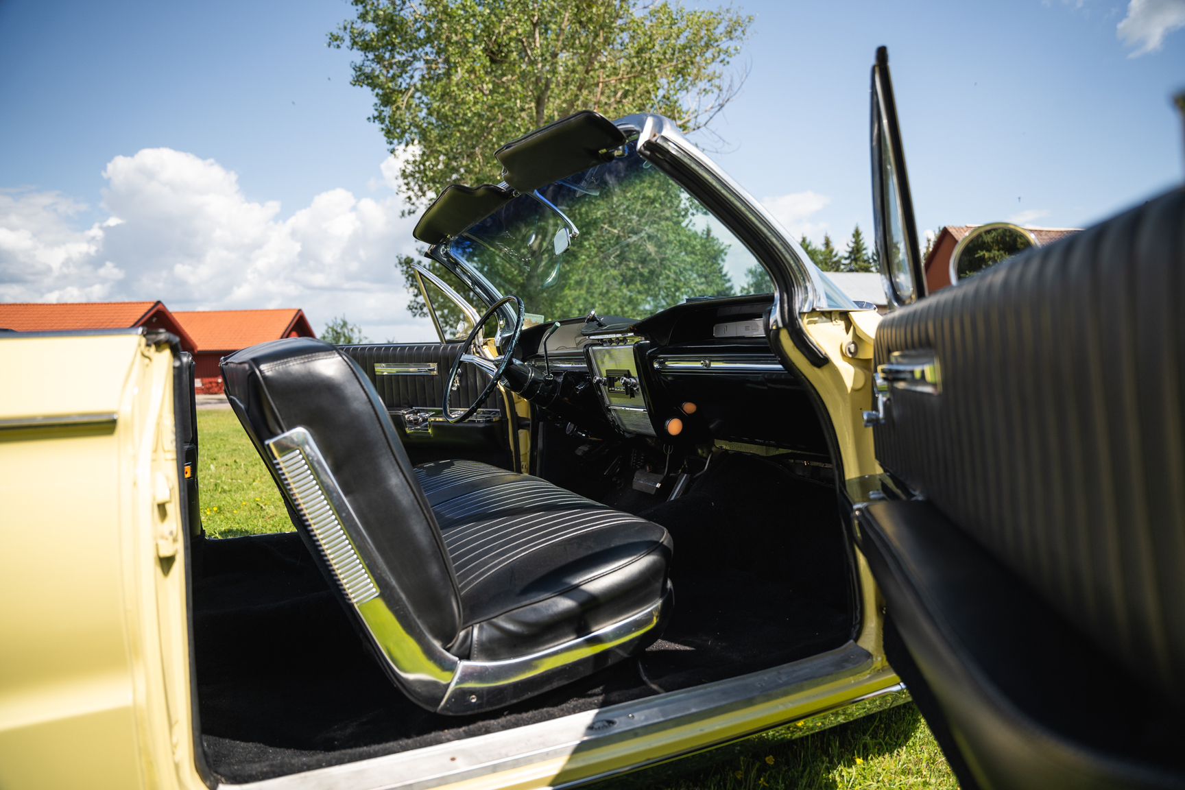 Interiörbild 1961 Buick Electra 225 cab (5)