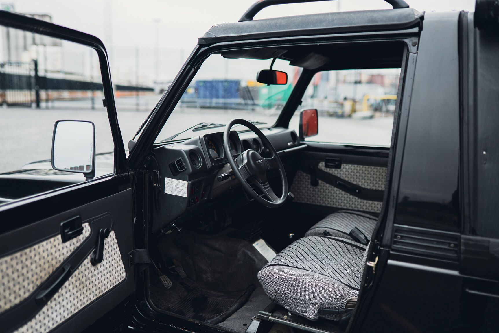Interiörbild 1987 SUZUKI SJ 413 W Samurai 