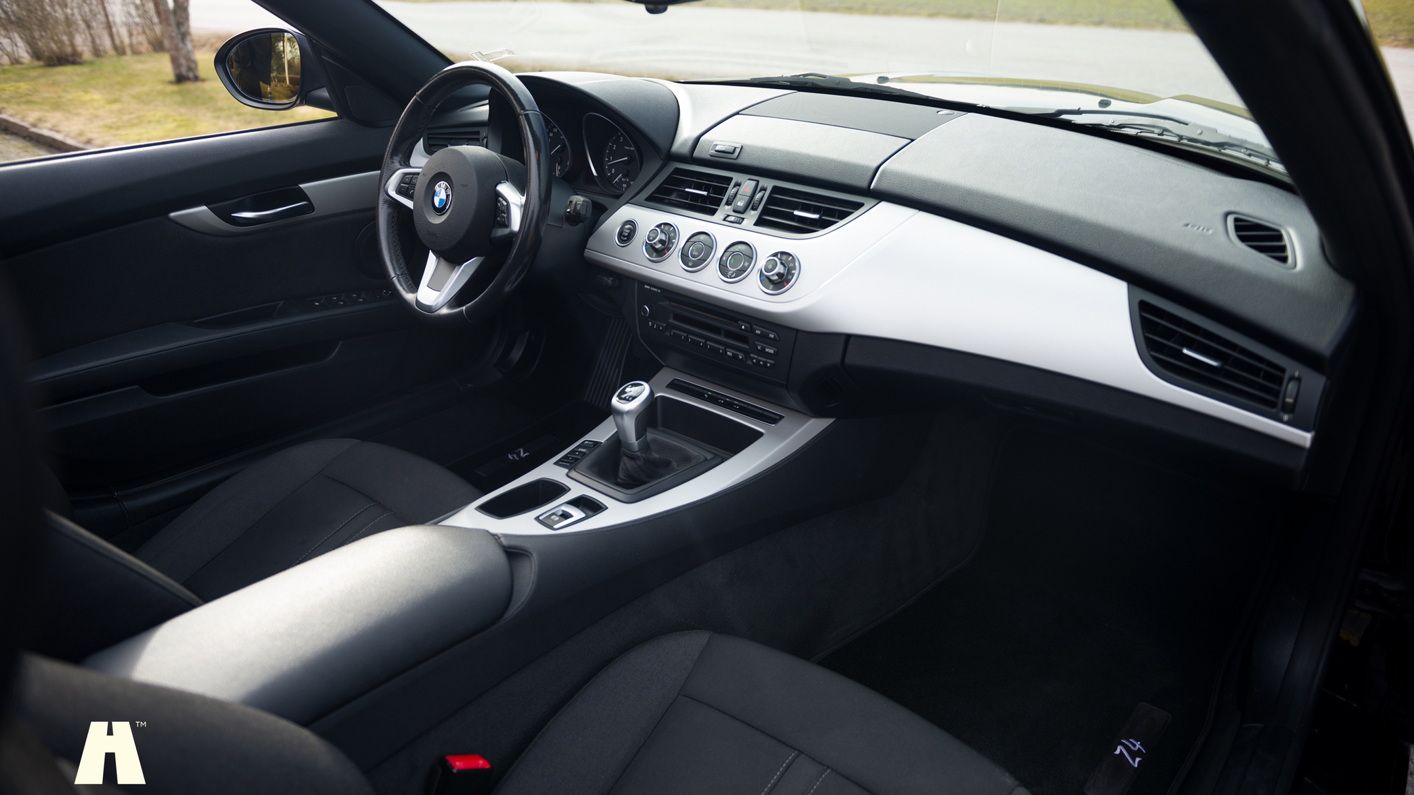 Interior image of 2009 BMW Z4 S-Drive23i (2)