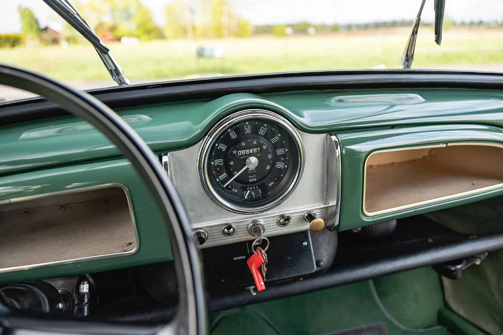 Interior image of 1968 Morris Minor Traveller (28)