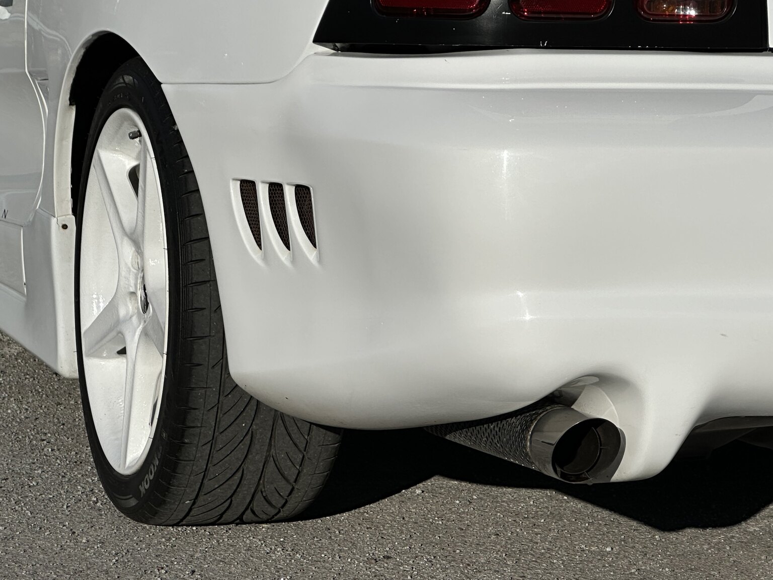 Exterior image of 1997 Ford Mustang Saleen S-281 Cobra