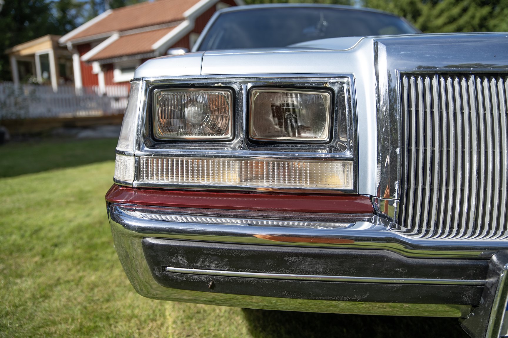 Exteriörbild på 1985 Lincoln Continental 5.0 V8 EFI