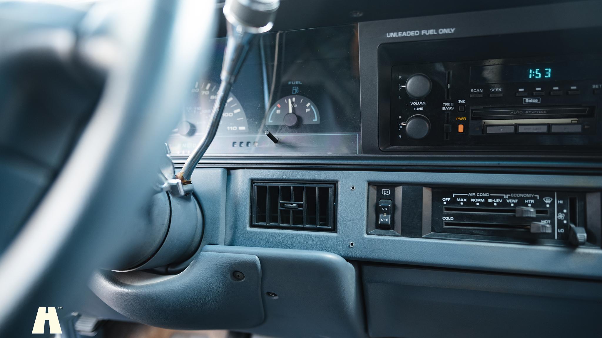 Innenraumfoto von 1994 Oldsmobile Cutlass Ciera Sedan 3.1 (75)